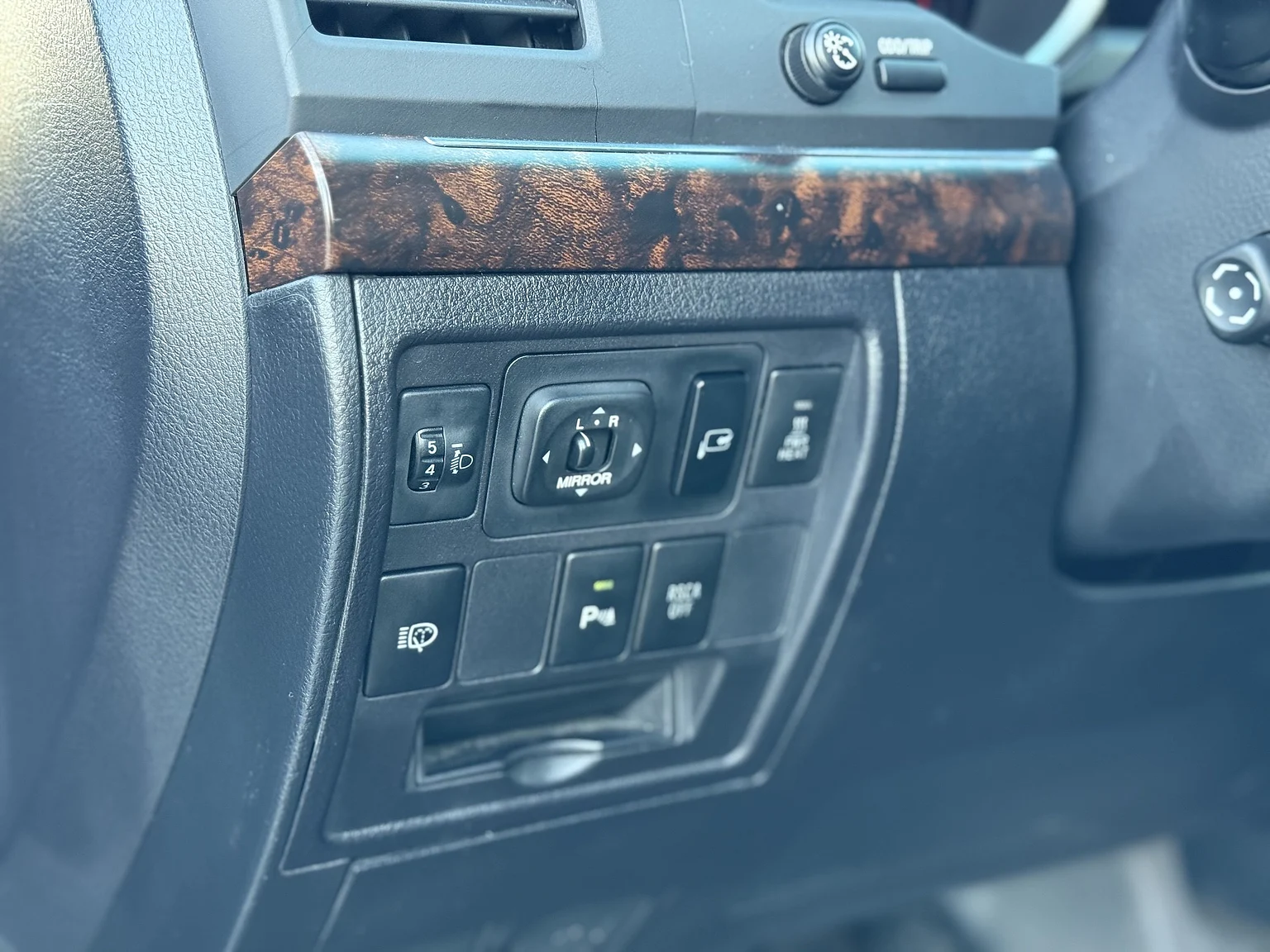 Interiörbild 2008 Toyota Land Cruiser 200 Series 4.5 V8 (5)