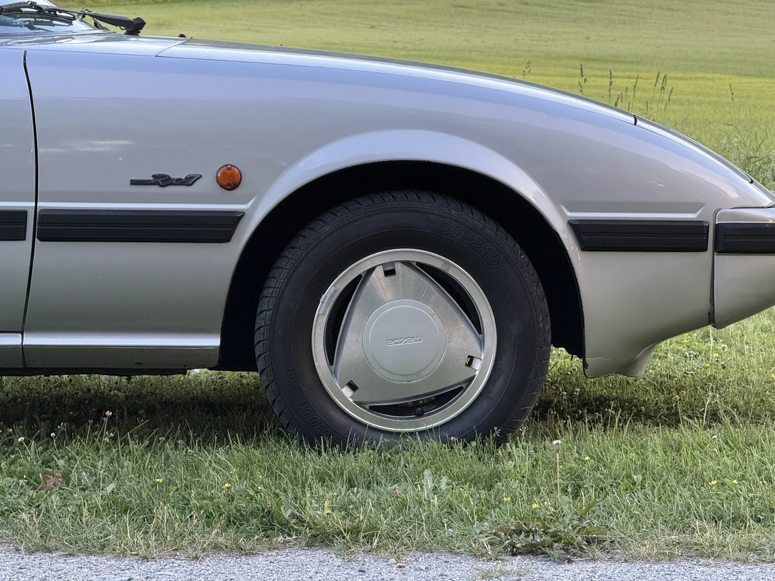 Exteriörbild på 1983 Mazda RX-7 (56)
