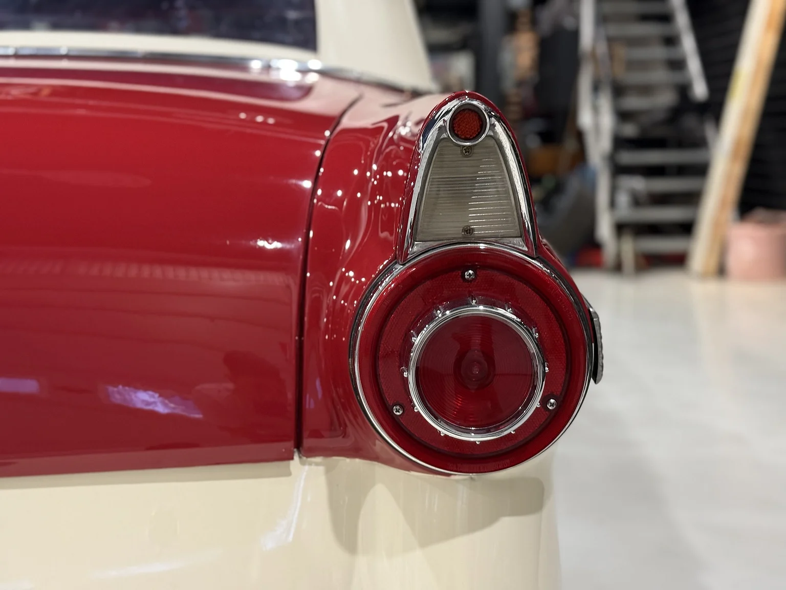 Aussenfoto 1956 Ford Fairlane Sunliner V8 5.1 (66)