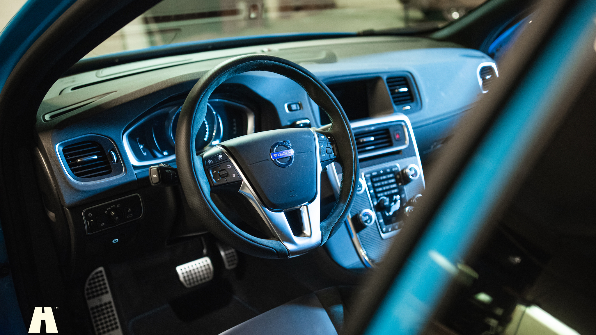 Interior image of 2017 Volvo V60 Polestar T6