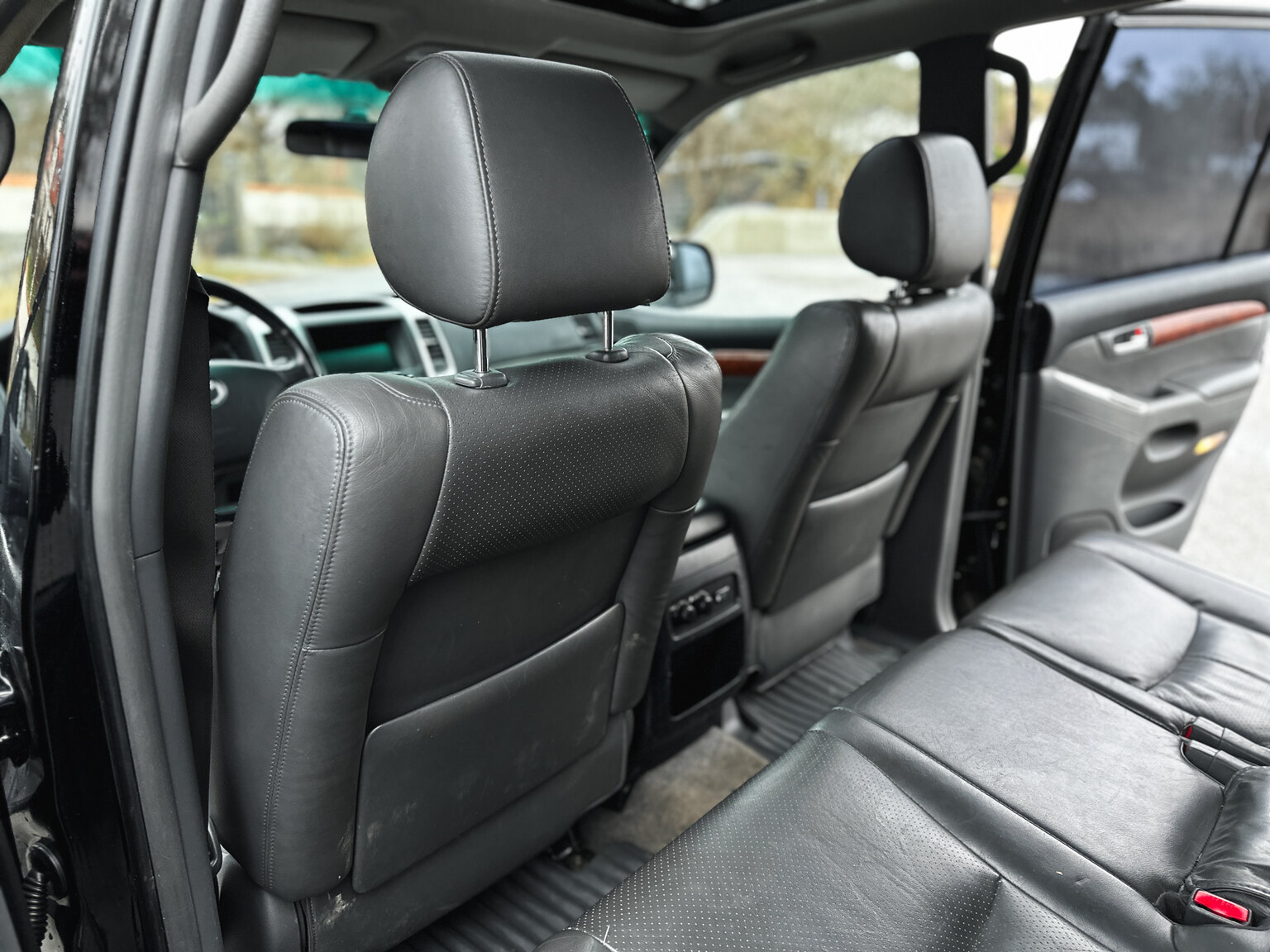 Interior image of 2004 Toyota Land Cruiser