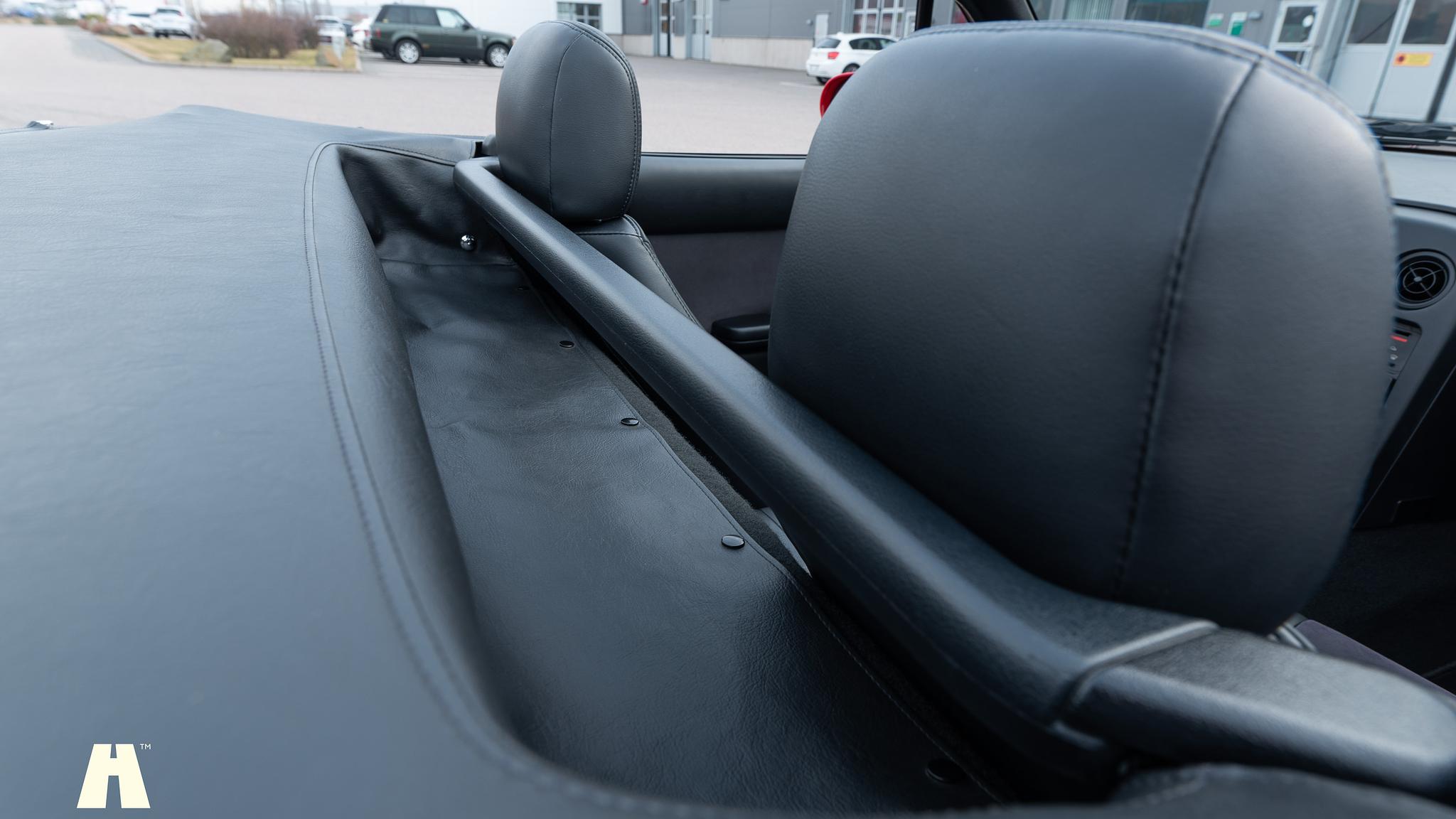 Innenraumfoto von 1997 Mazda MX-5 (29)