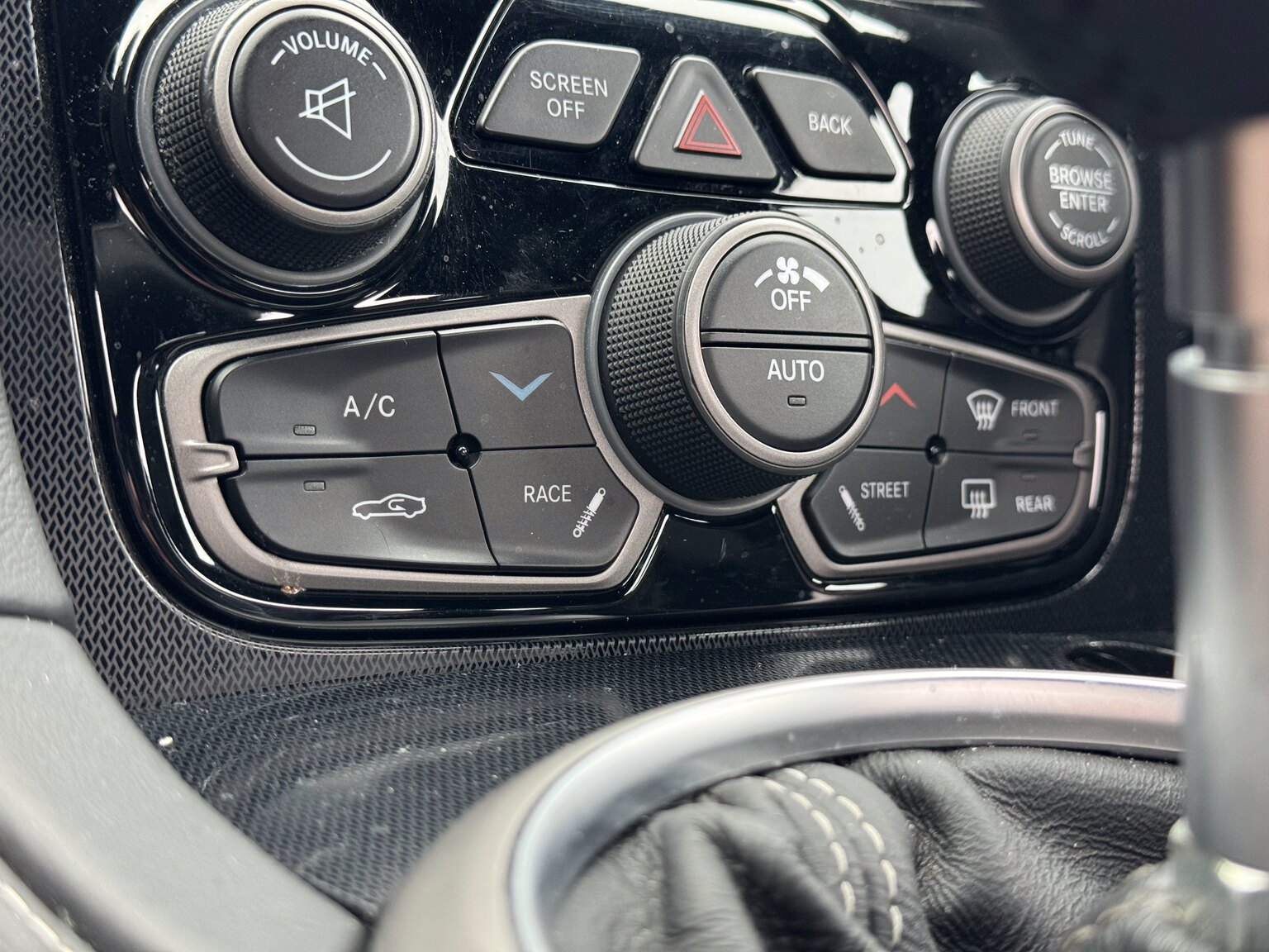 Interiörbild 2014 Dodge Viper GTS (35)