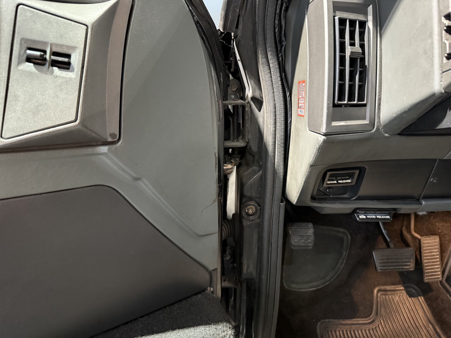 Interior image of 1992 GMC Typhoon 