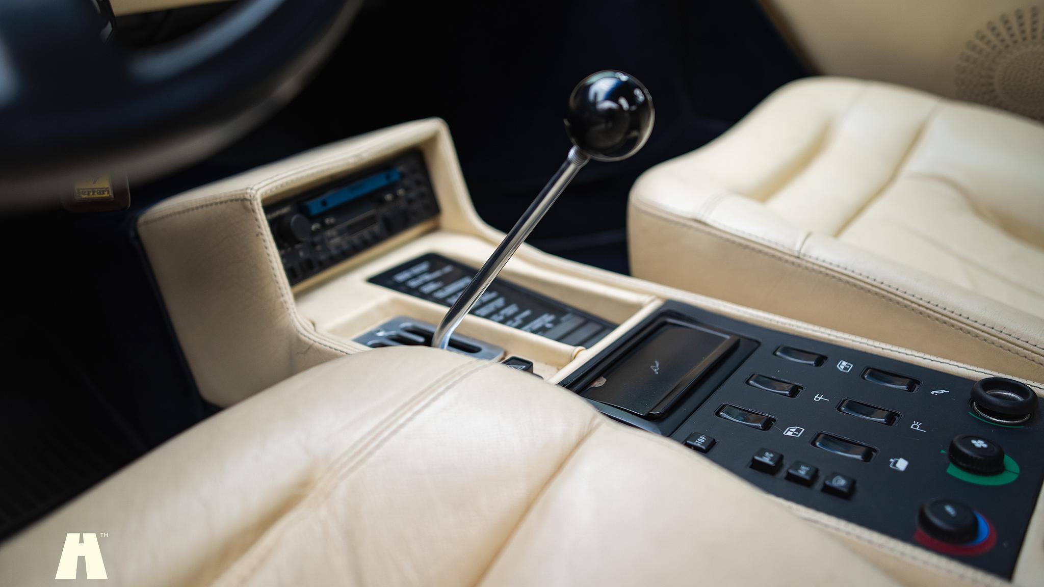 Interior image of 1985 Ferrari Mondial Quattrovalvole Design by Pininfarina (14)