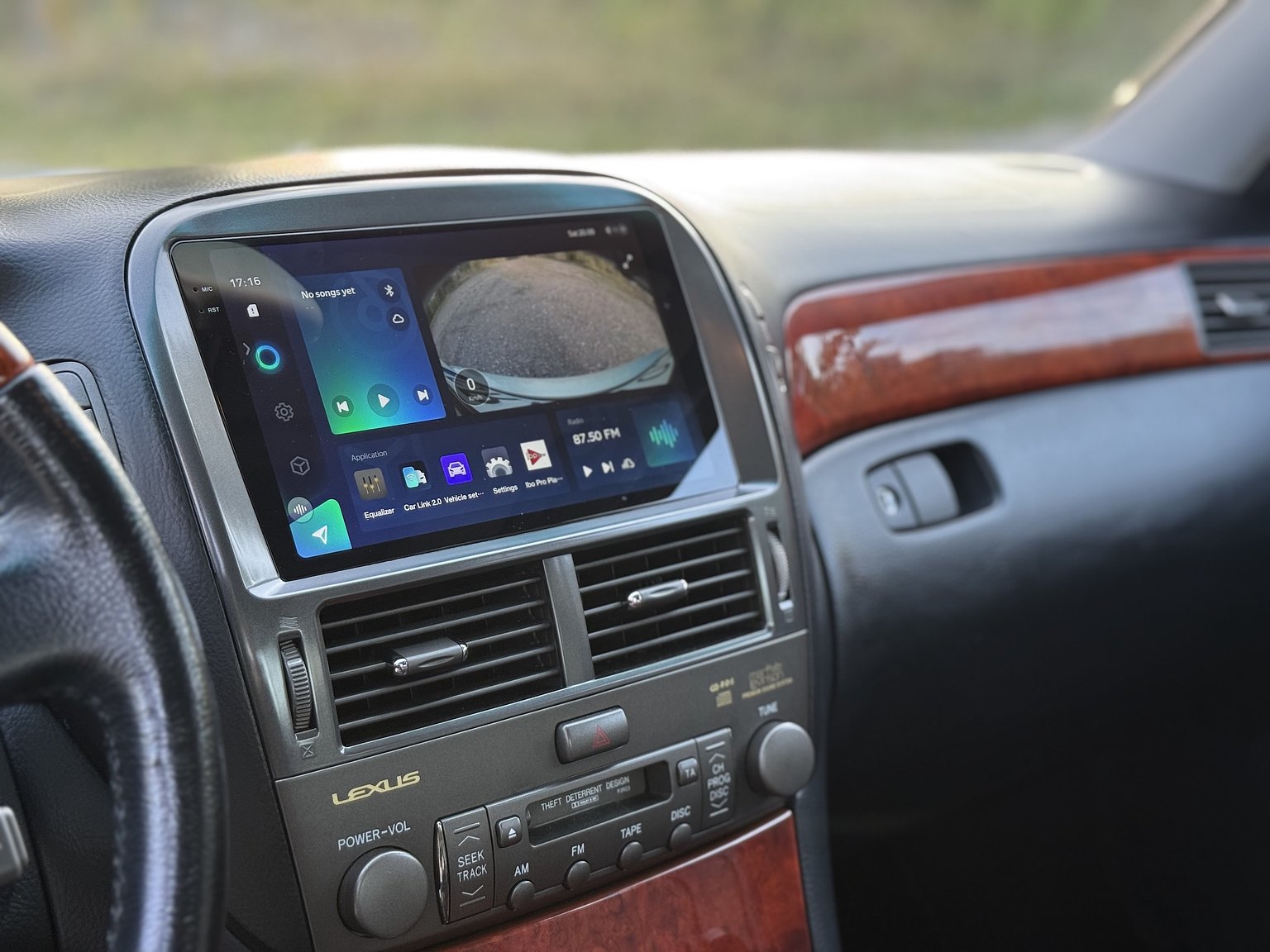 Interior image of 2005 Lexus LS 430 4.3 V8