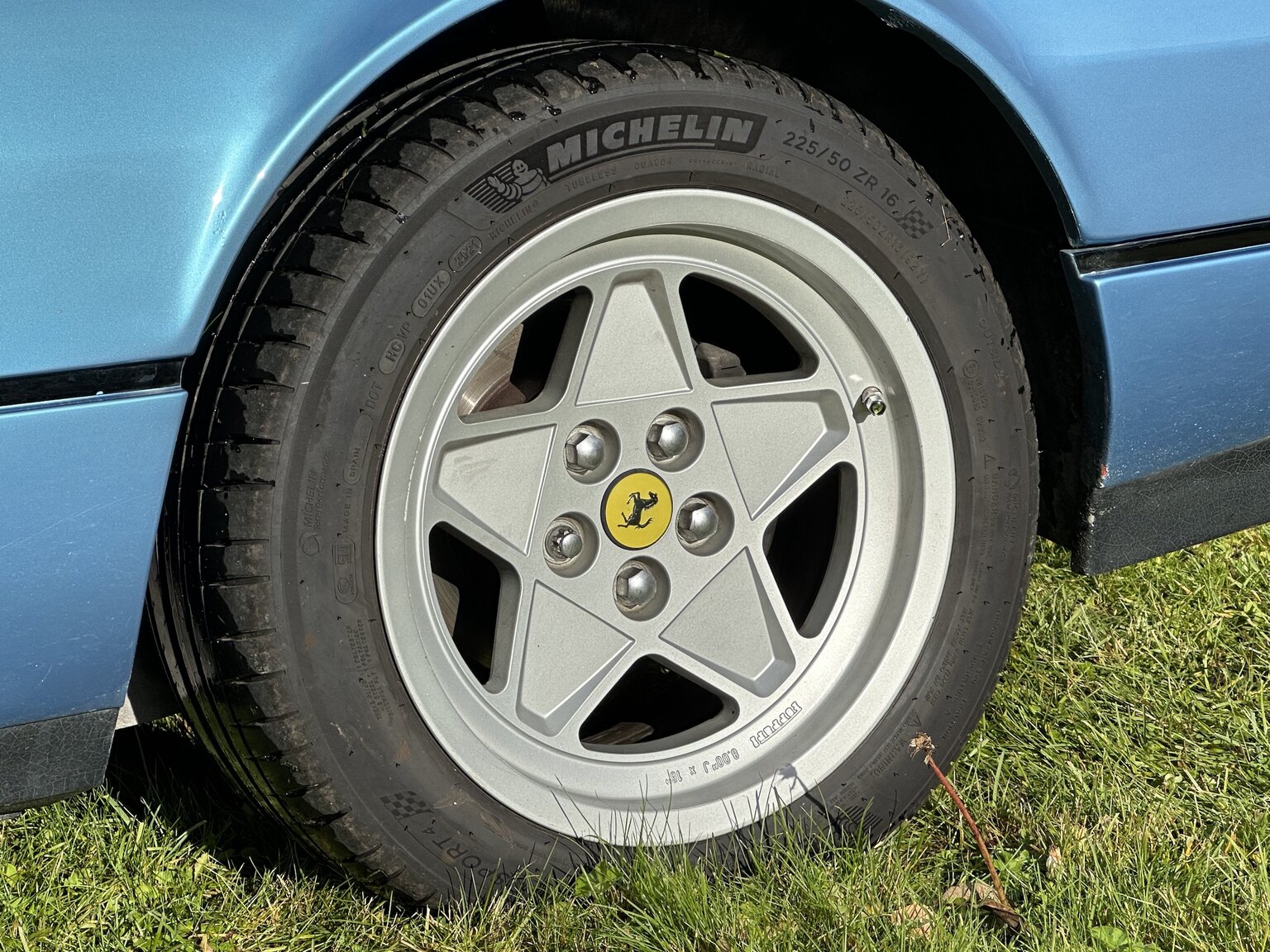 Exteriörbild på 1986 Ferrari 328 GTS