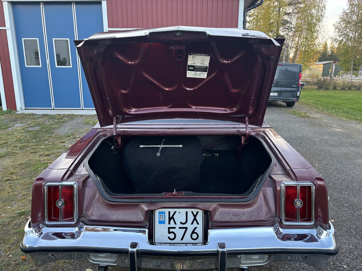 Interior image of 1976 Chrysler Cordoba