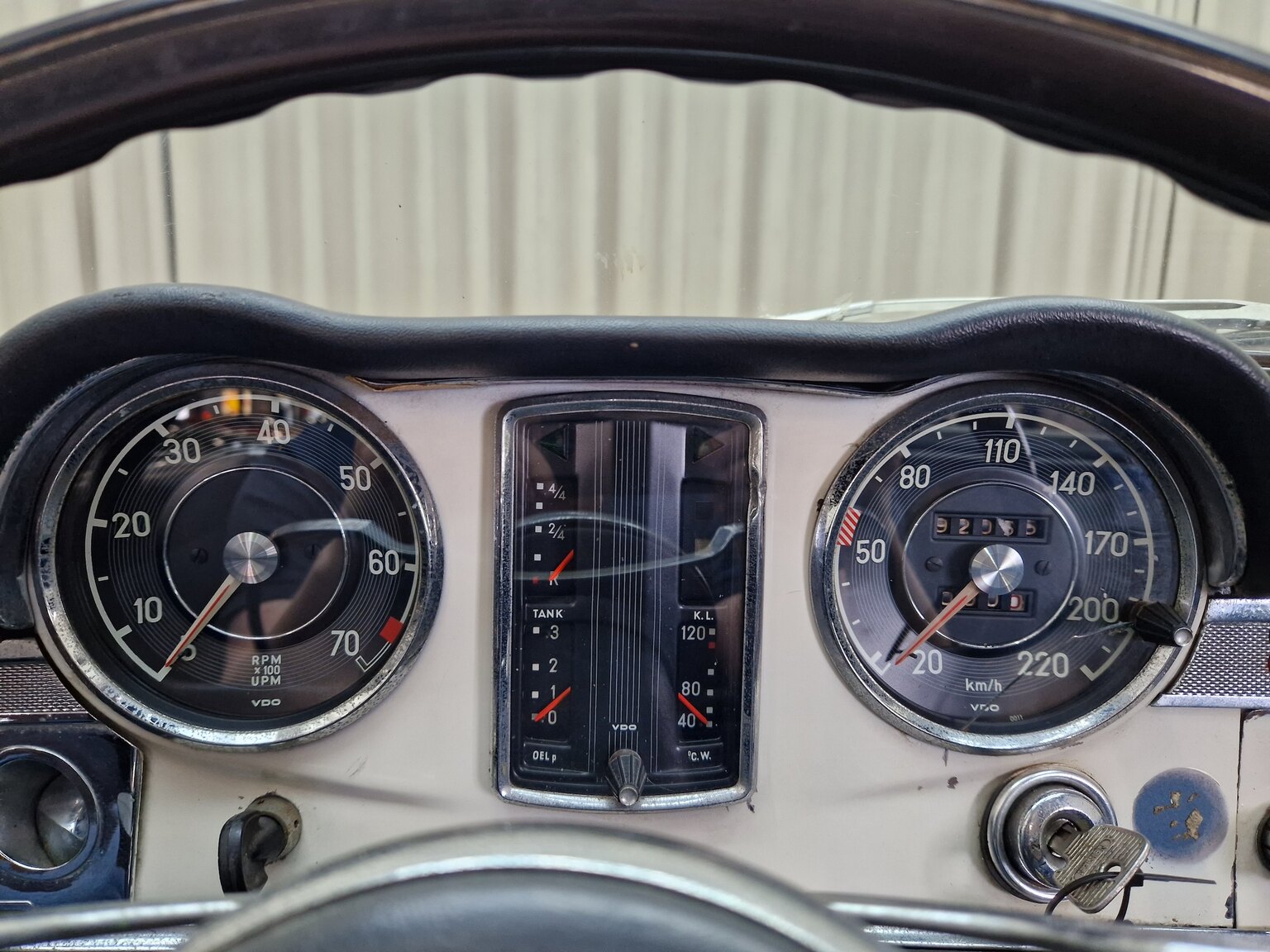 Interiörbild 1964 Mercedes-Benz 230SL Pagoda