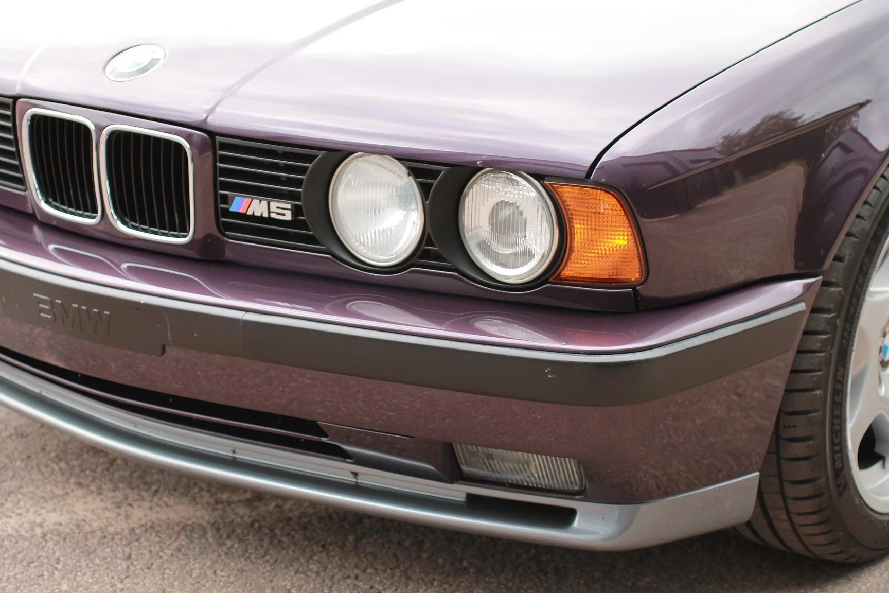 Exterior image of 1993 BMW M5 Touring 3.8 Manual (32)