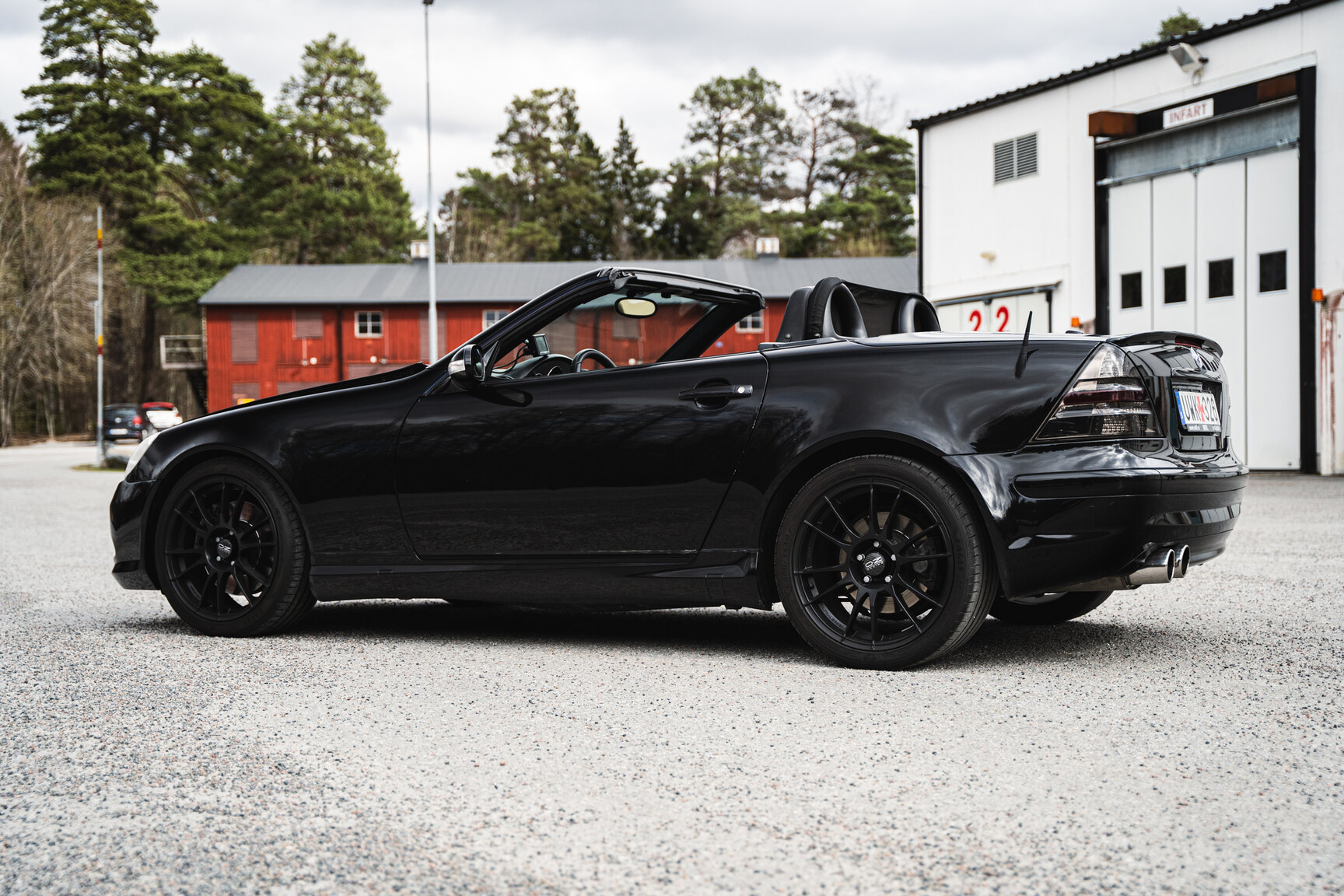 Exteriörbild på 2001 Mercedes-Benz SLK 32 AMG