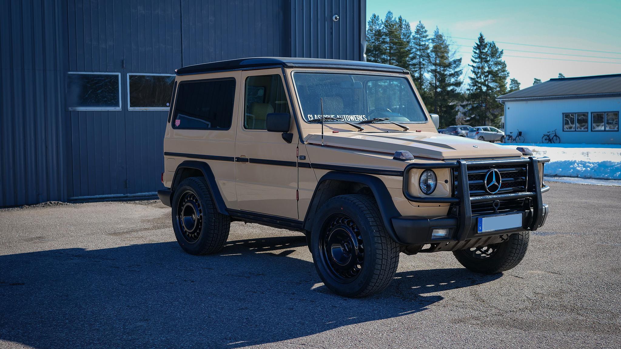 Exterior image of 1991 Mercedes-Benz G 230