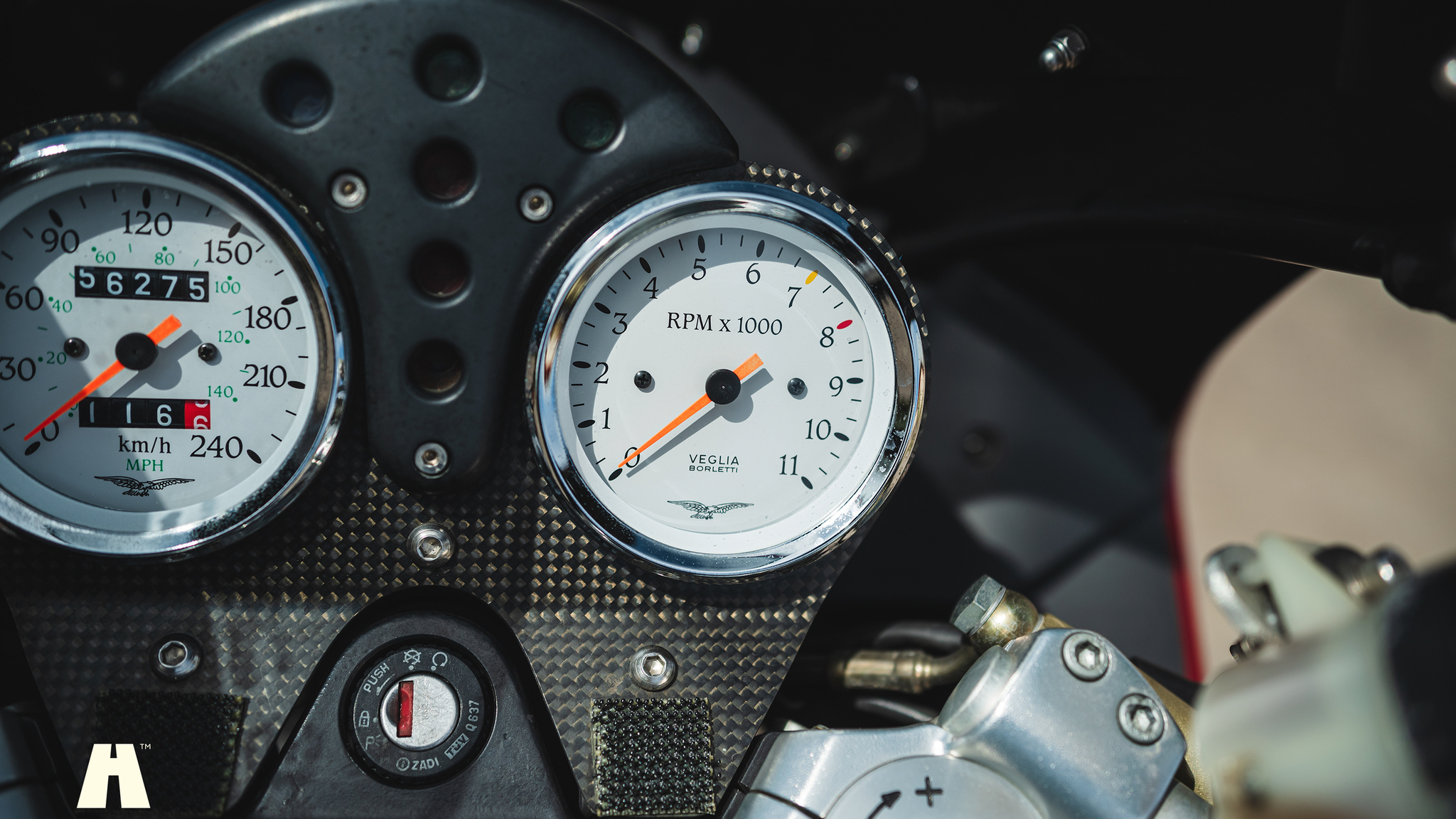 Exteriörbild på 2002 Moto Guzzi V11 Le Mans (63)