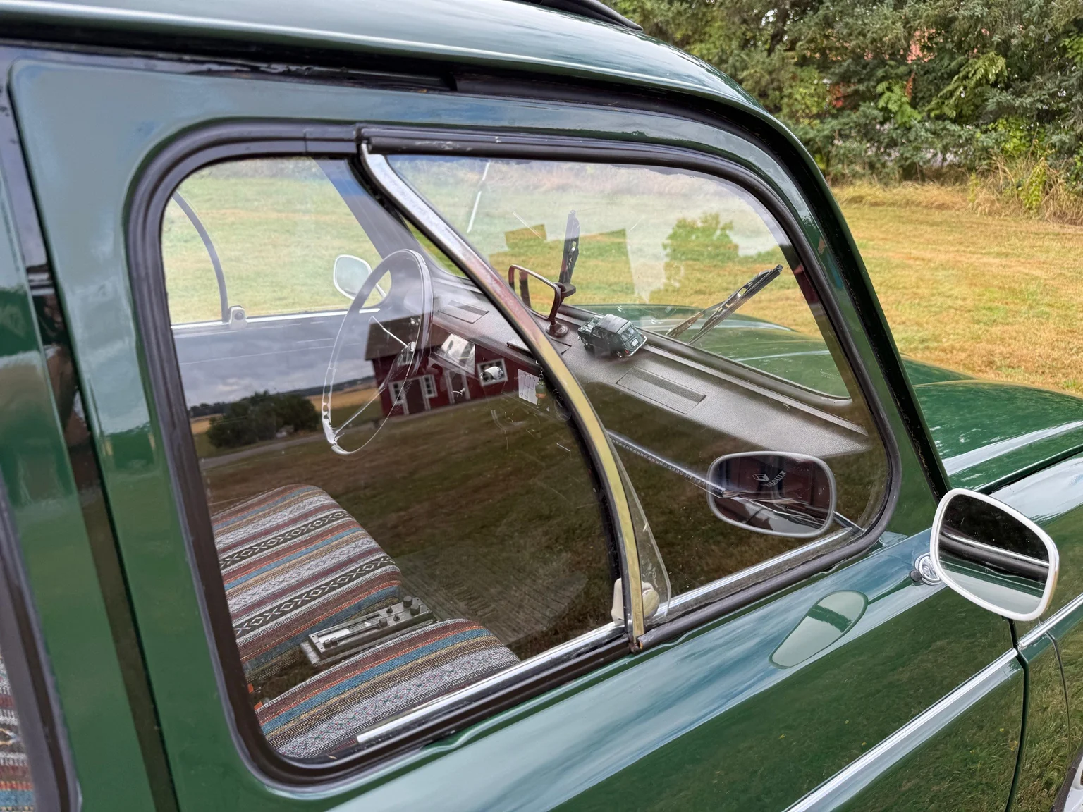 Exteriörbild på 1970 Renault 4 (42)
