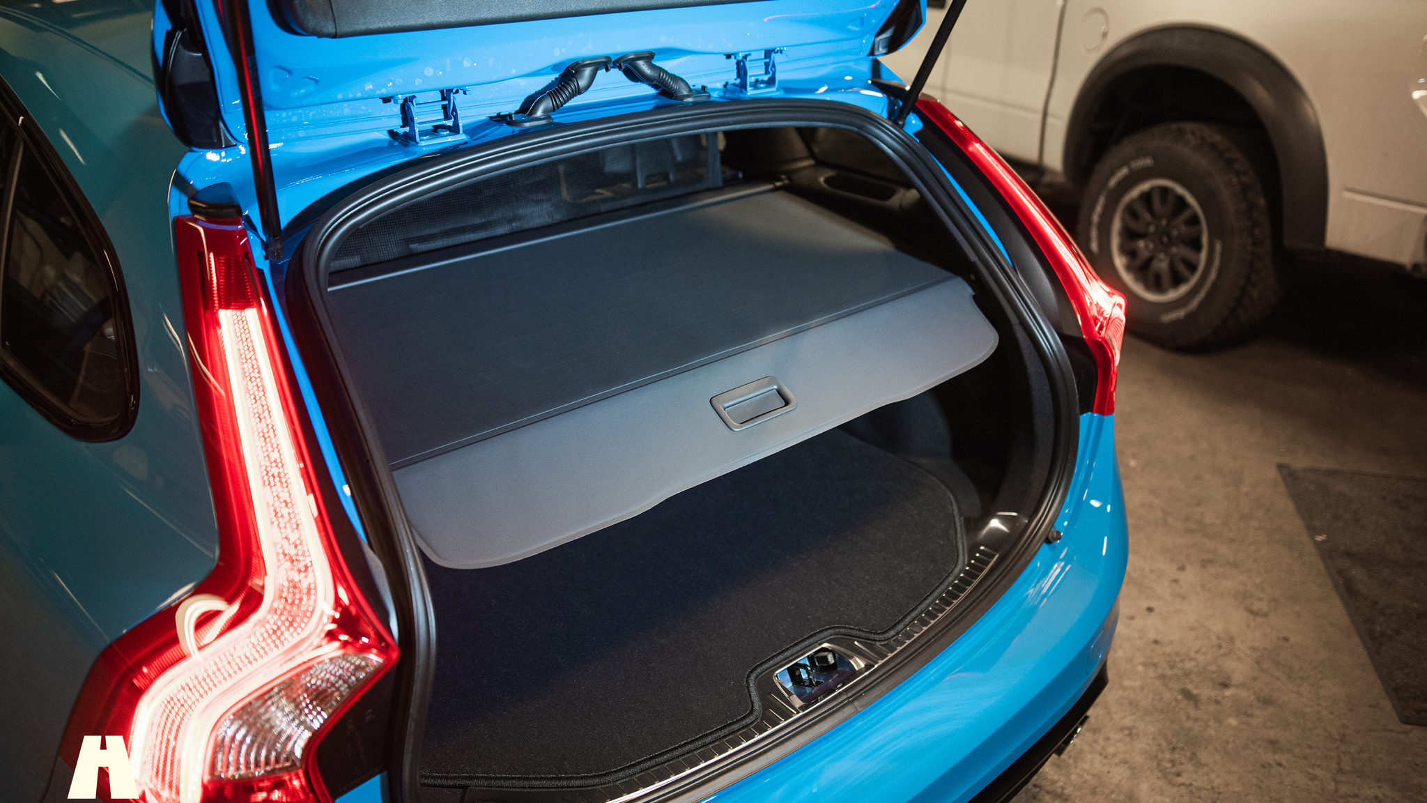Interior image of 2017 Volvo V60 Polestar T6