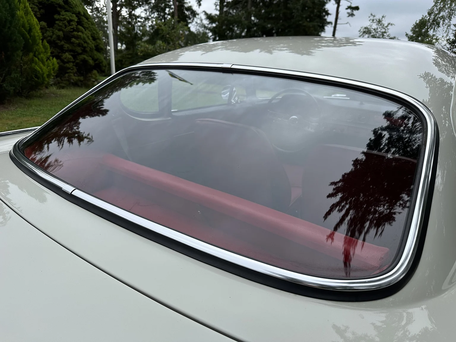 Exterior image of 1964 Volvo P1800S (71)