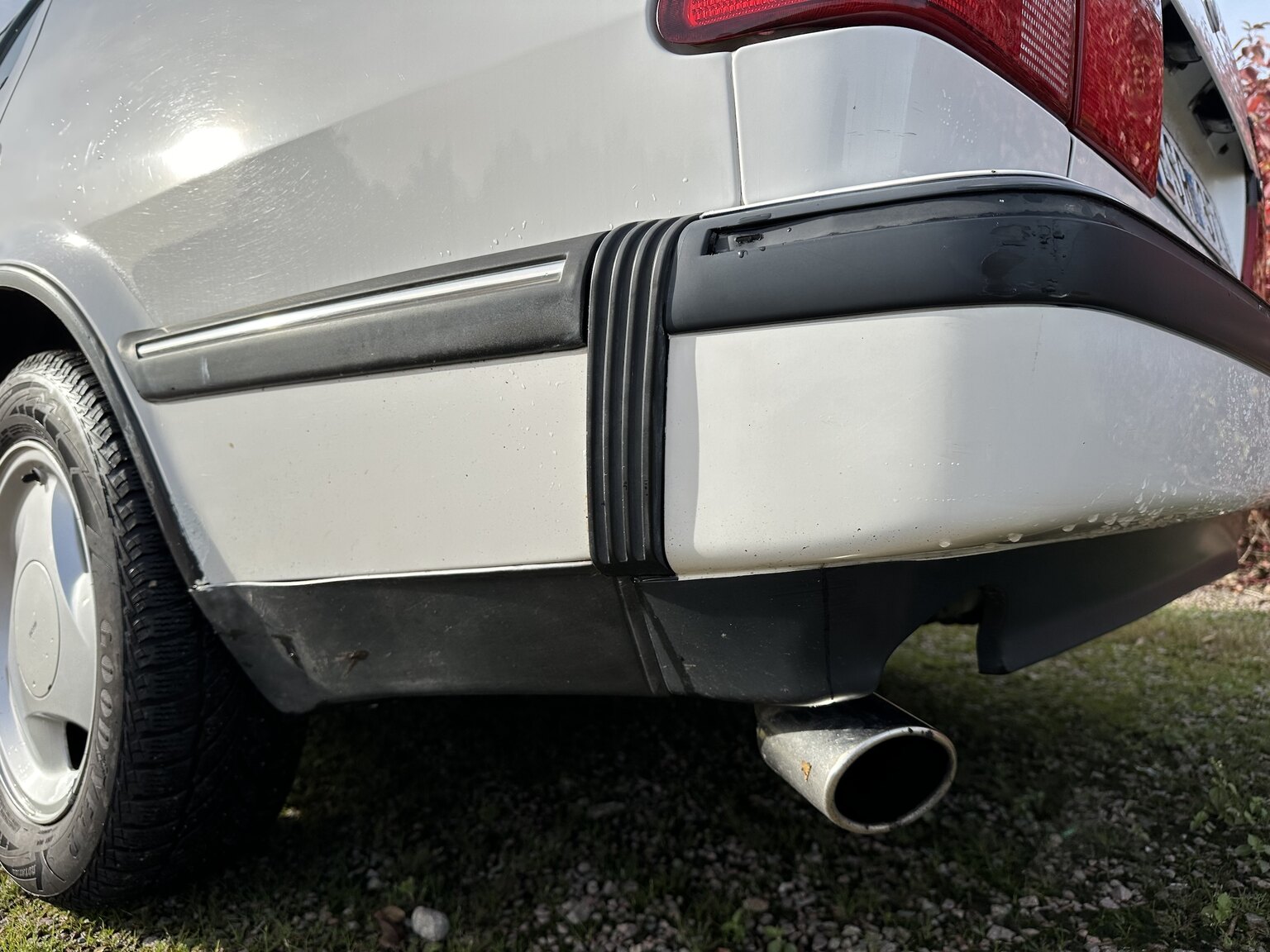 Exterior image of 1996 SAAB 9000