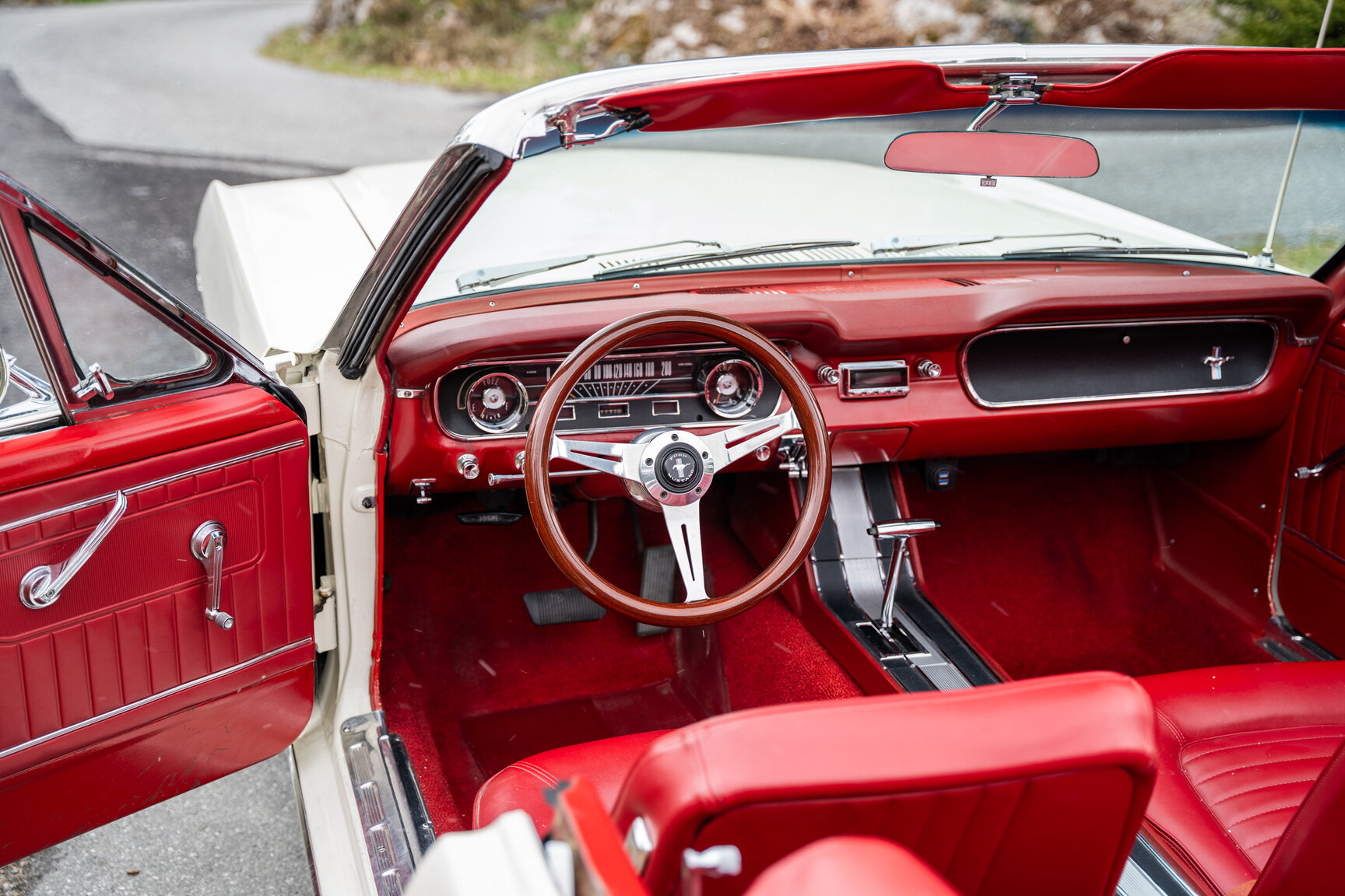 Innenraumfoto von 1965 Ford Mustang Cabriolet (7)