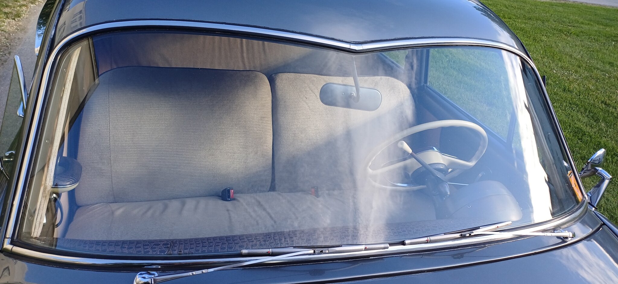 Exteriörbild på 1953 Kaiser Deluxe Club 2-door