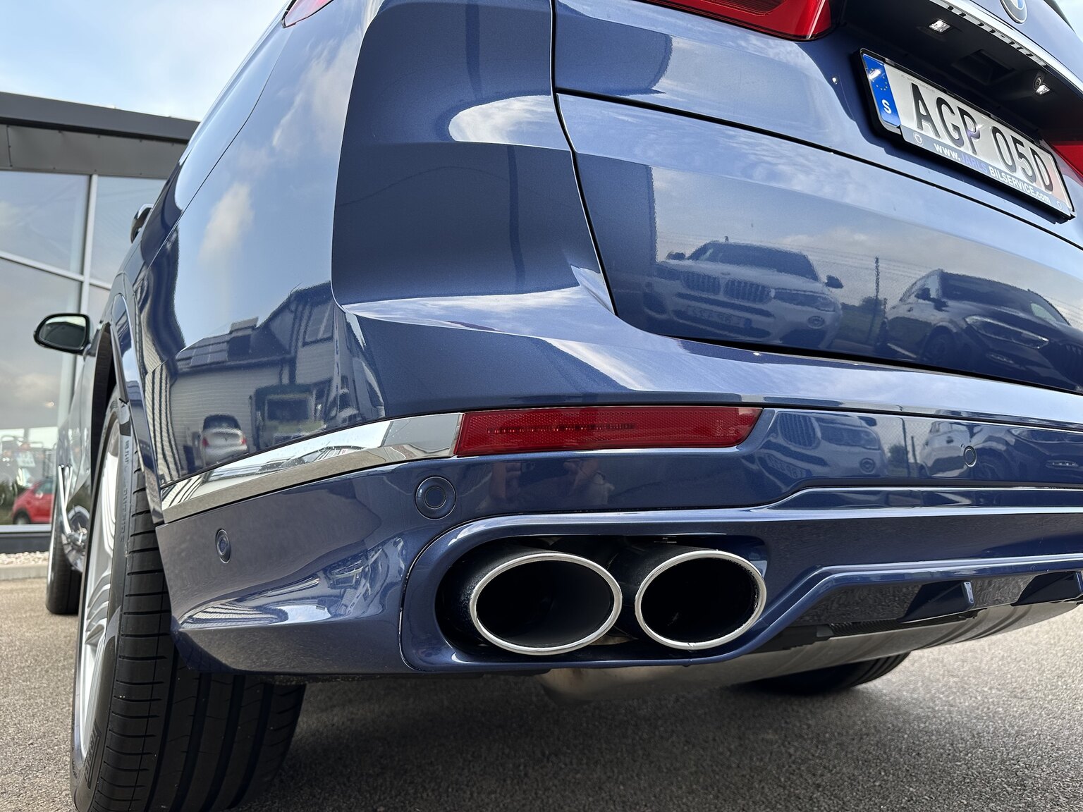 Exterior image of 2022 ALPINA XB7