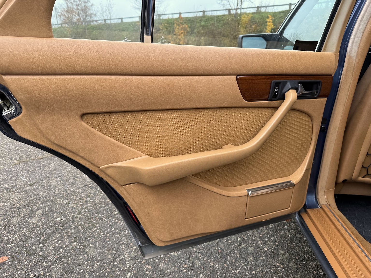 Interiörbild 1987 Mercedes-Benz 300 SE