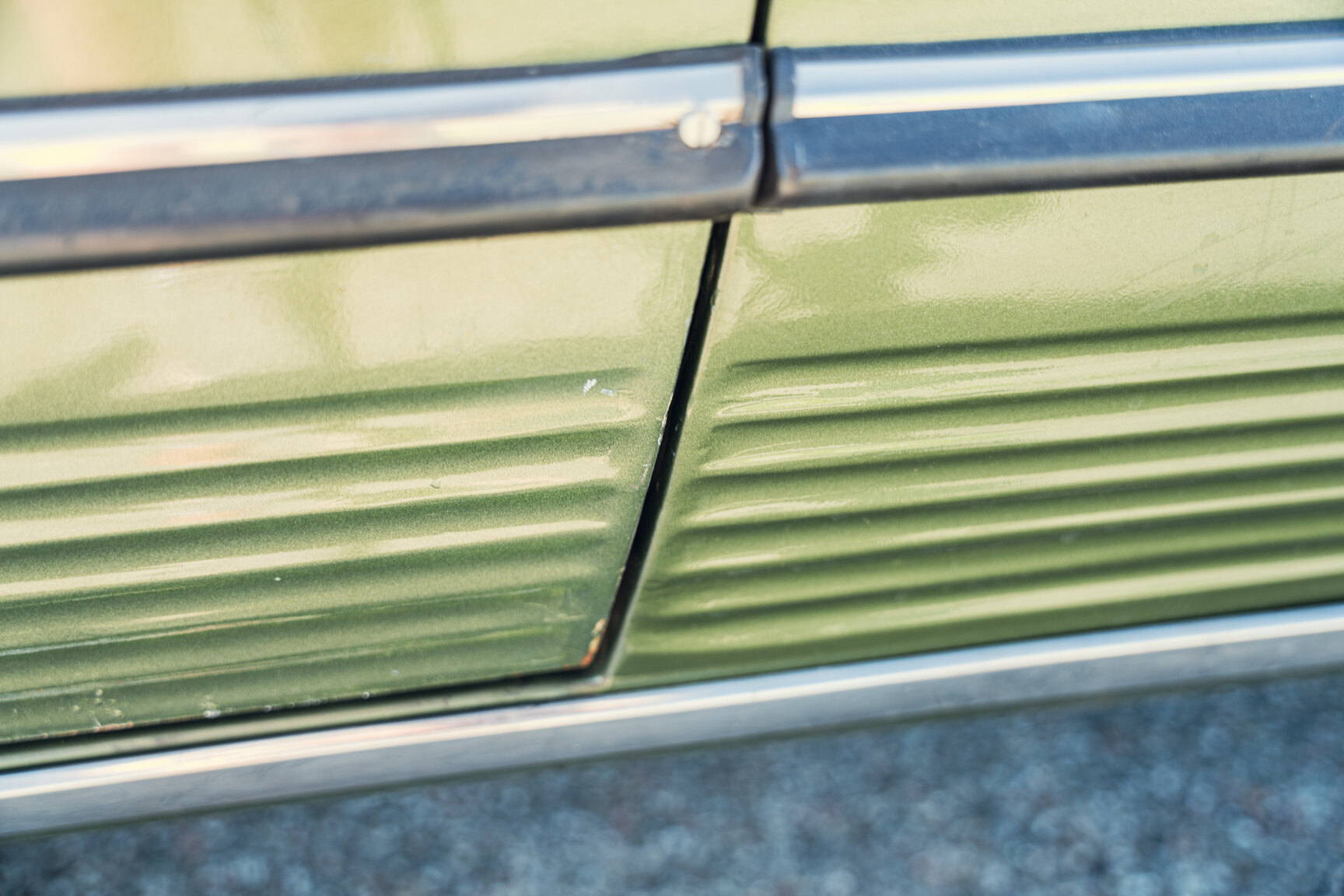 Exterior image of 1976 Mercedes-Benz 450 SLC (51)