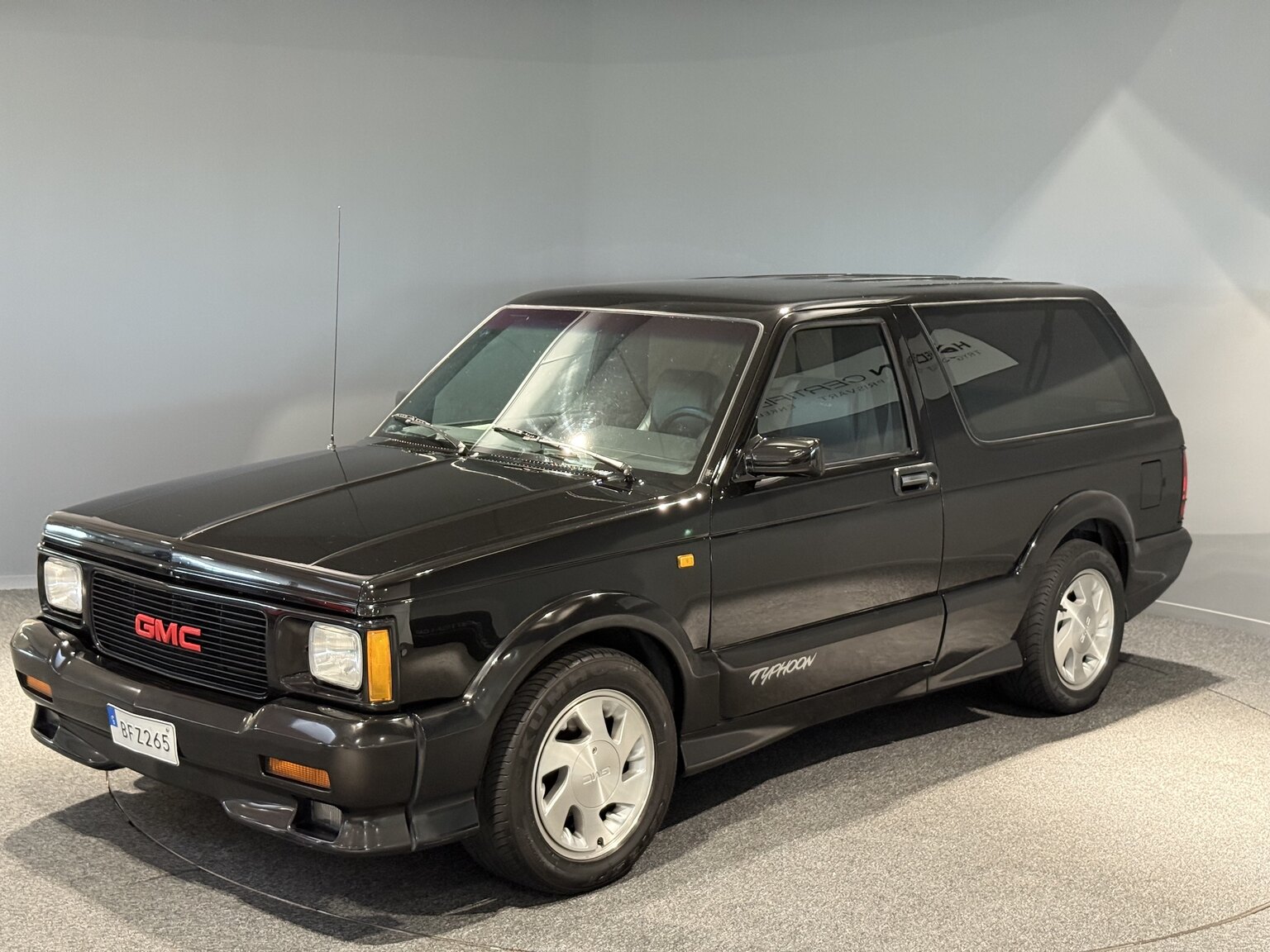 Exterior image of 1992 GMC Typhoon 