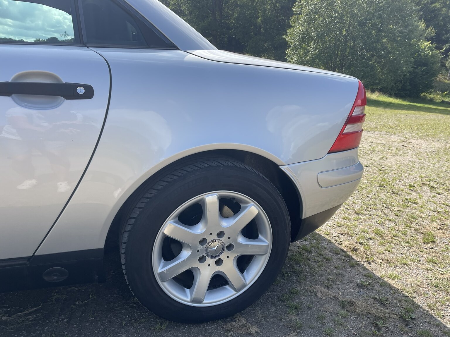 Exterior image of 1998 1998 MERCEDES BENZ SLK 230 