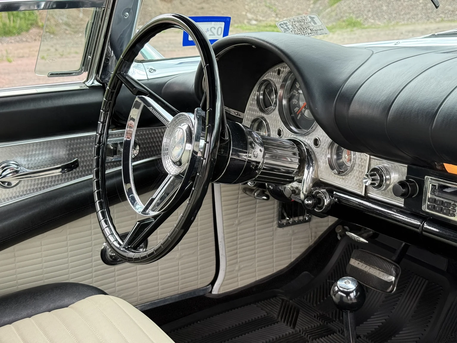 Innenraumfoto von 1957 Ford Thunderbird (37)