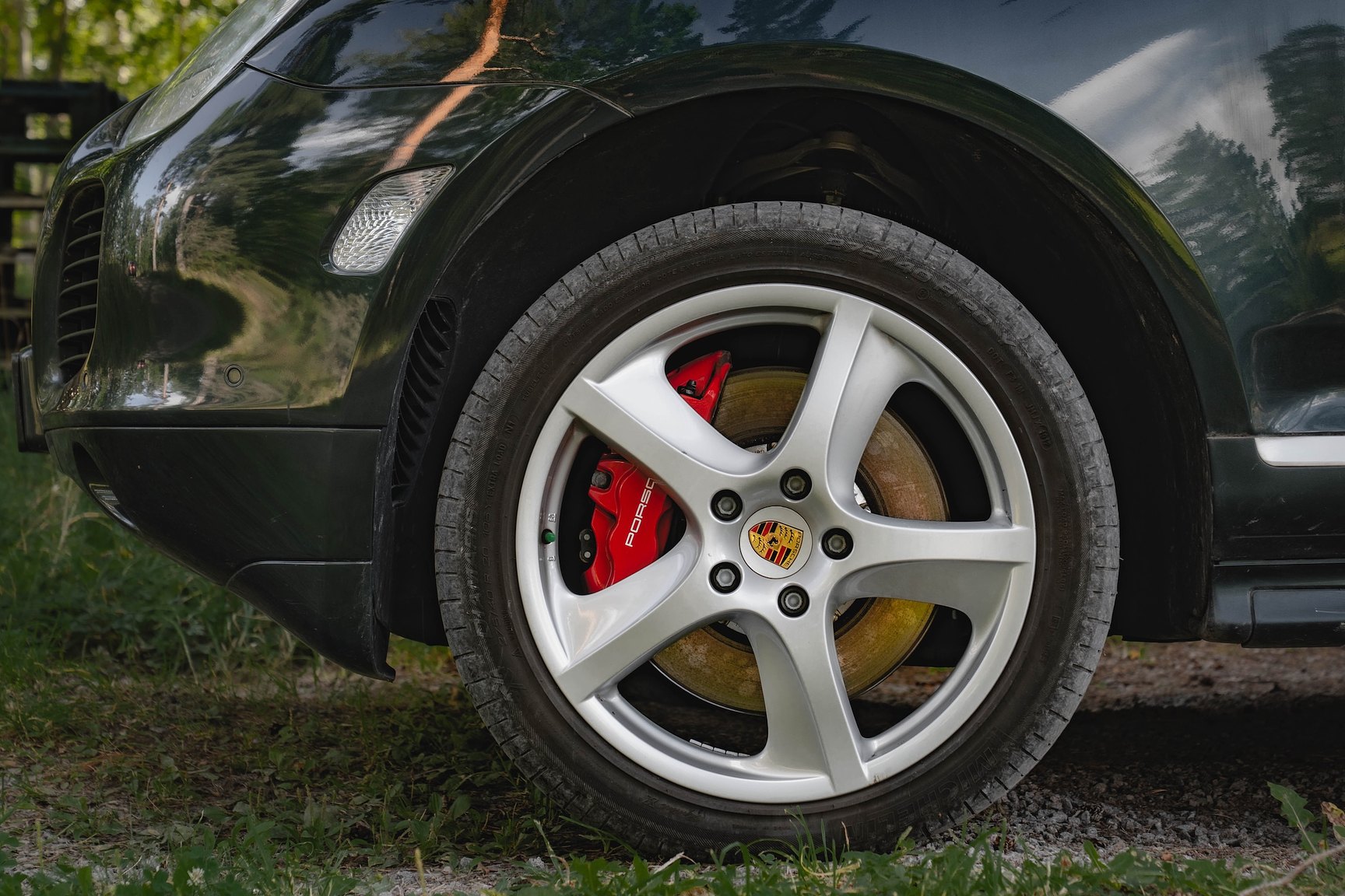 Exterior image of 2005 Porsche Cayenne Turbo WLS