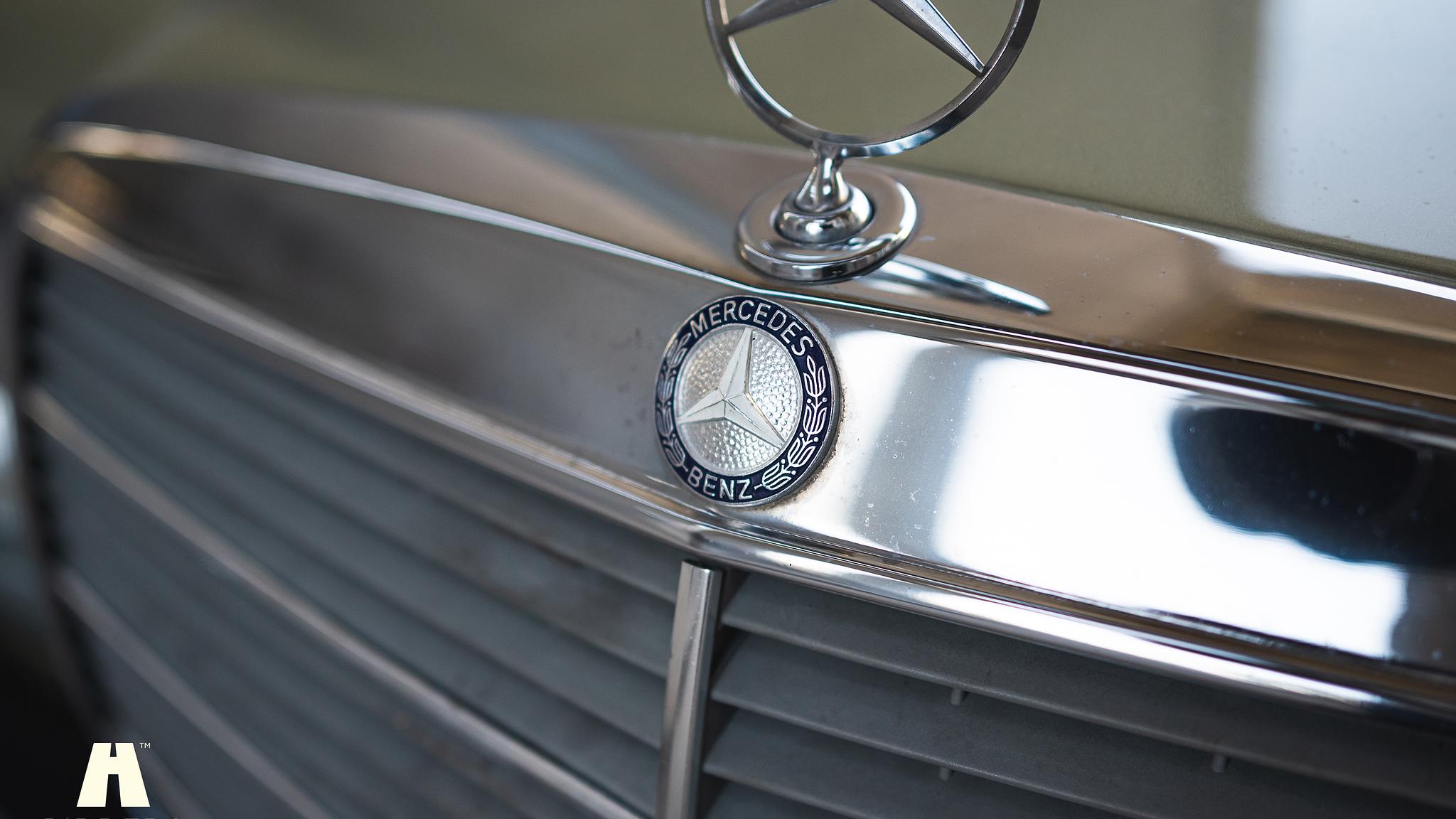 Exteriörbild på 1985 Mercedes-Benz 200 Series 3  (34)