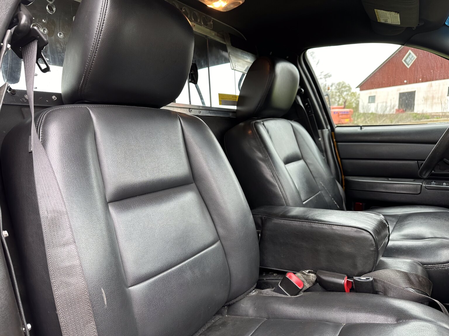 Innenraumfoto von 2011 Ford Crown Victoria New York Cab (46)
