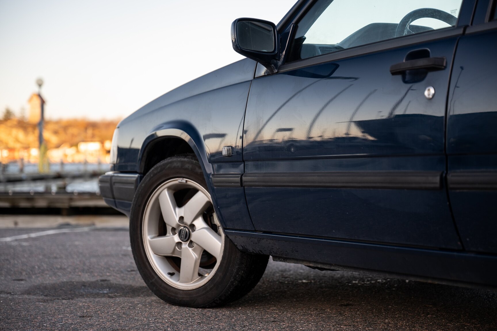 Exterior image of 1998 Volvo 940 Turbo