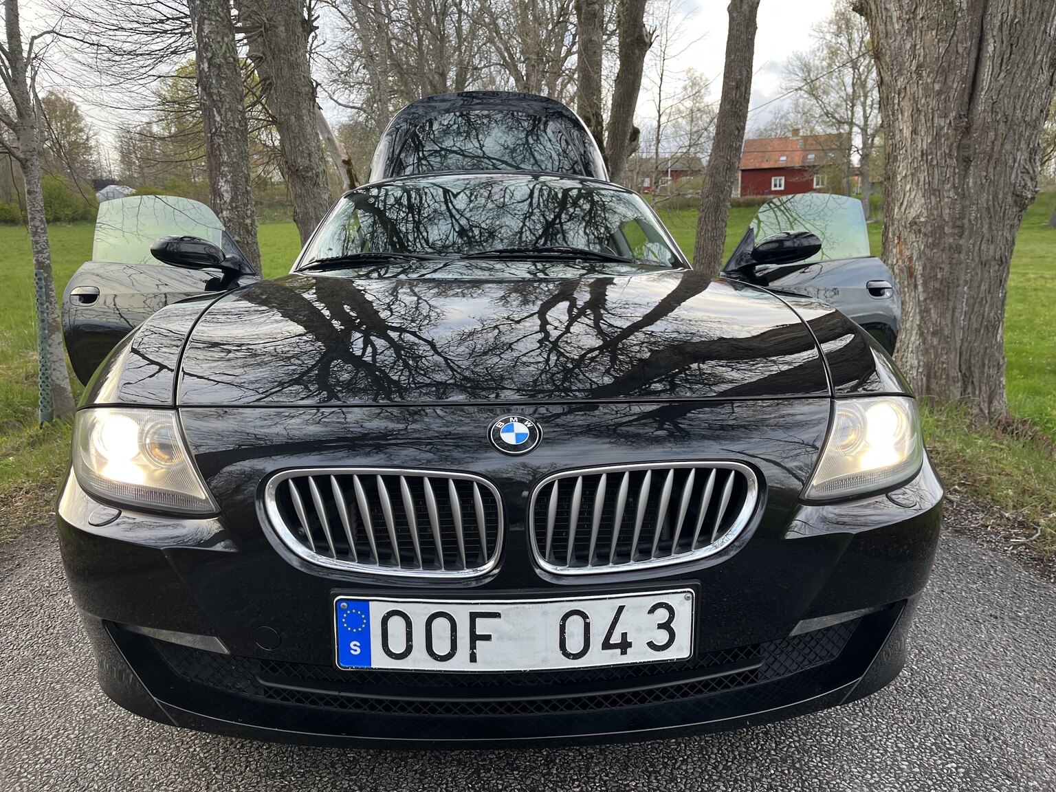 Exterior image of 2007 BMW Z4 3.0Si Coupé