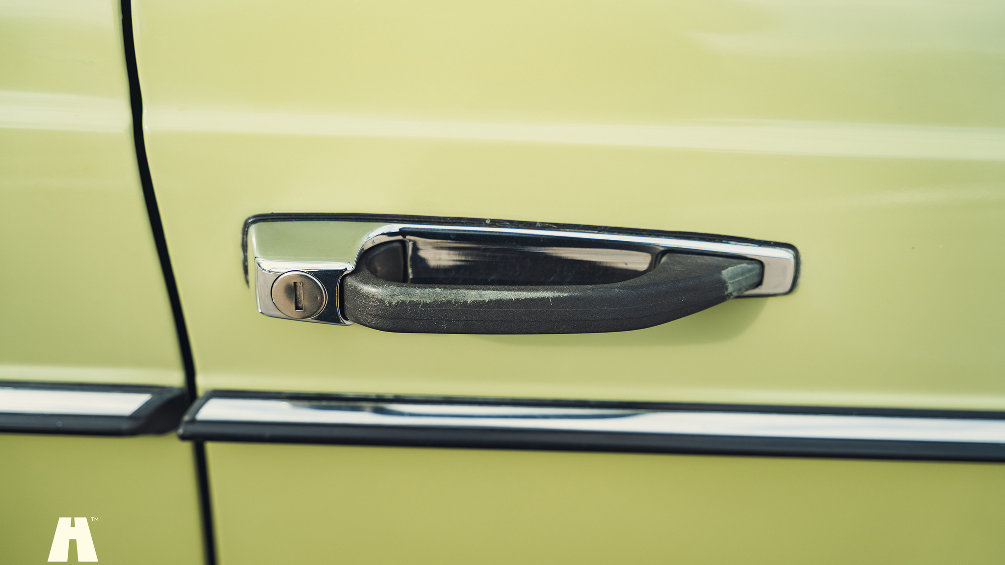 Exterior image of 1979 Mercedes Benz 230