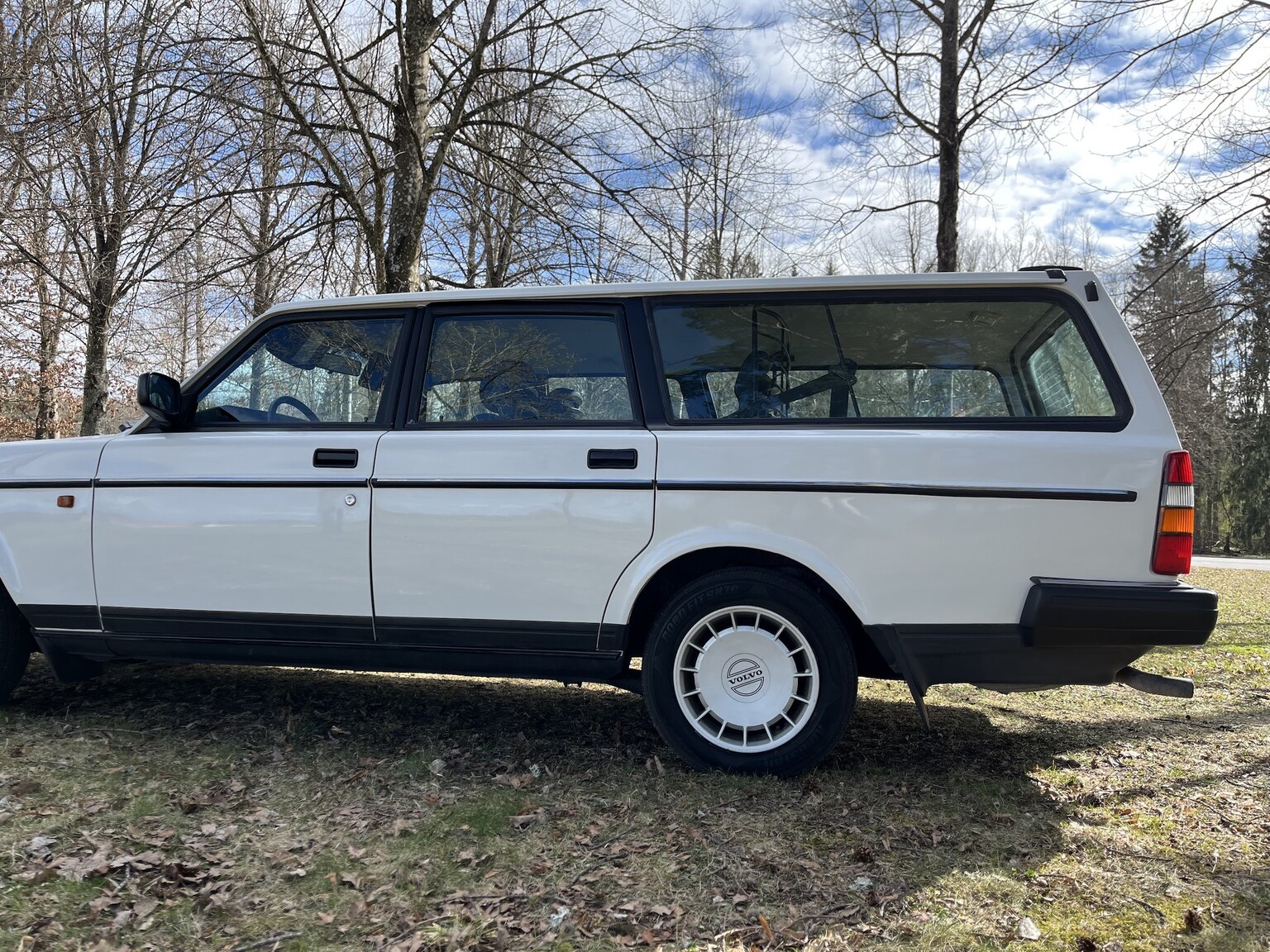 Exterior image of 1993 Volvo 245 GL