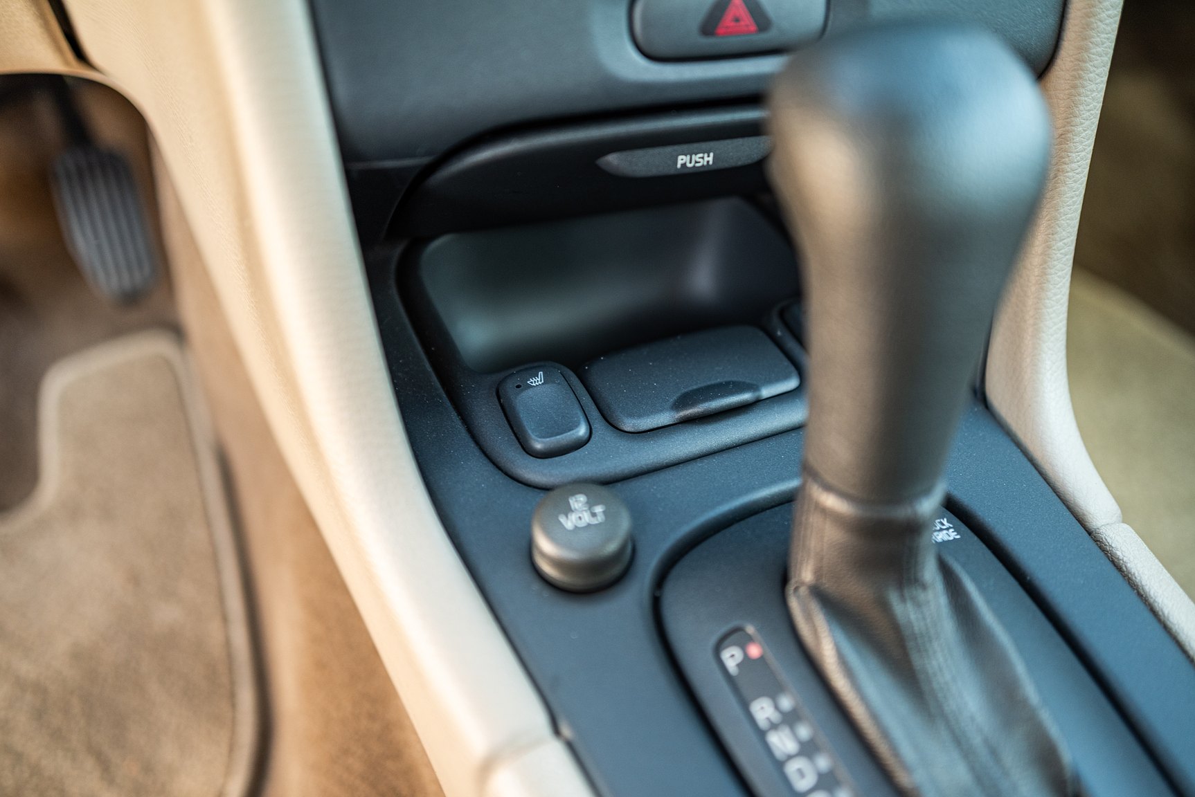 Interior image of 2000 Volvo V70 XC 2.4 T AWD 