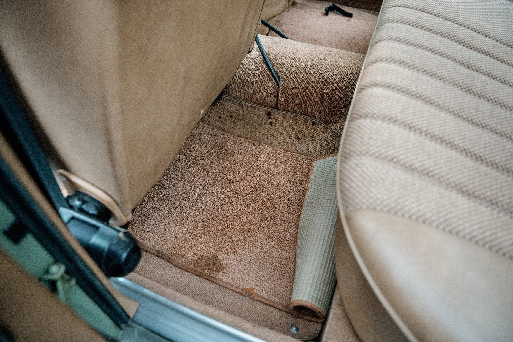 Interior image of 1975 Mercedes-Benz 240 D 3.0 (24)