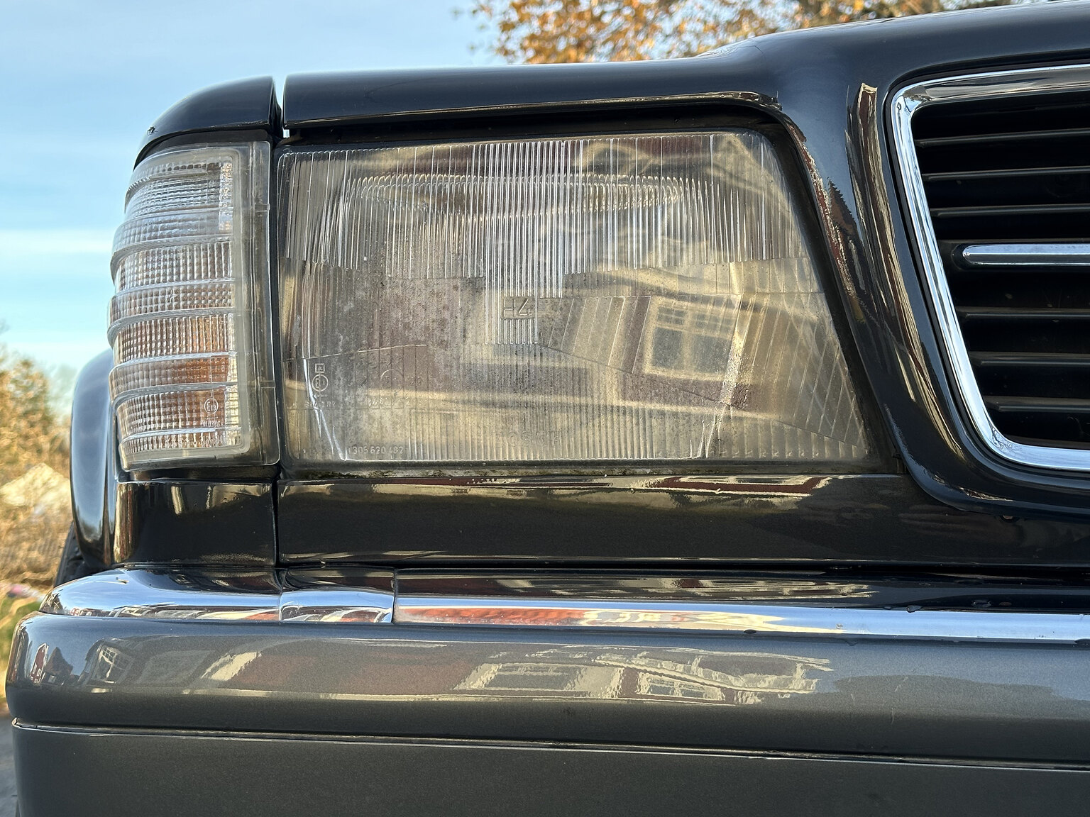 Exteriörbild på 1988 Mercedes 560 SEC