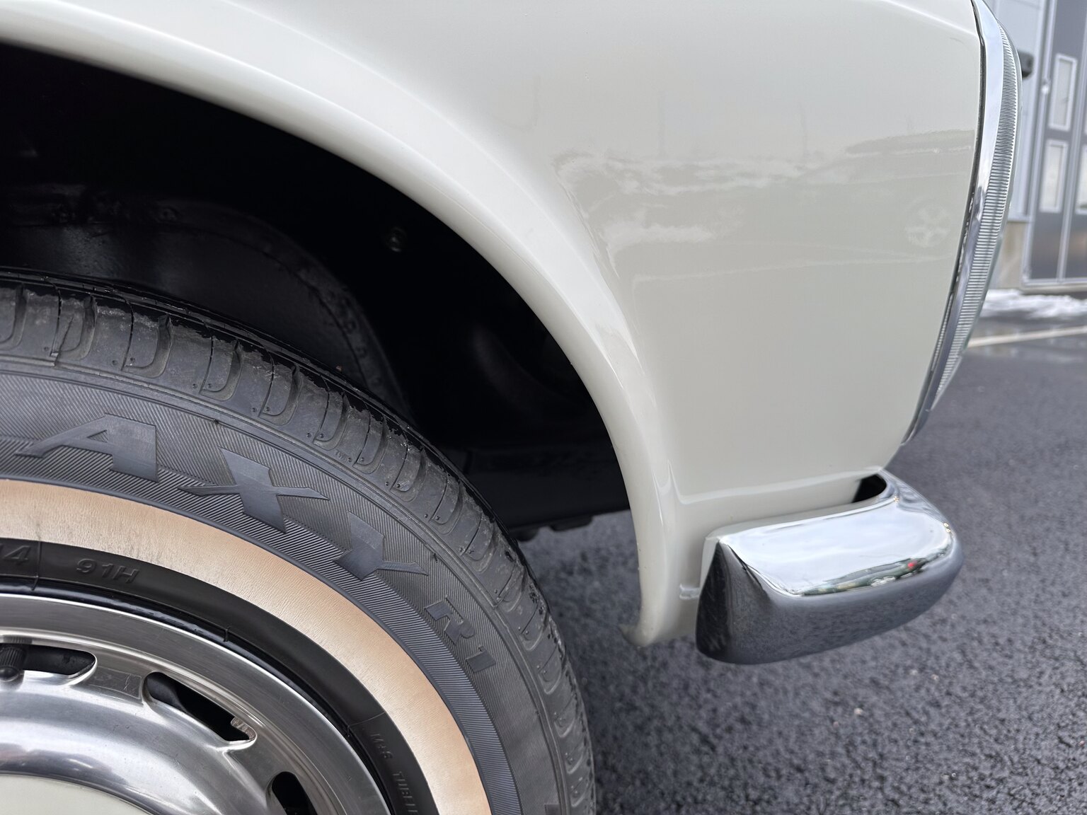 Exteriörbild på 1968 Mercedes Benz SL 280 Pagoda