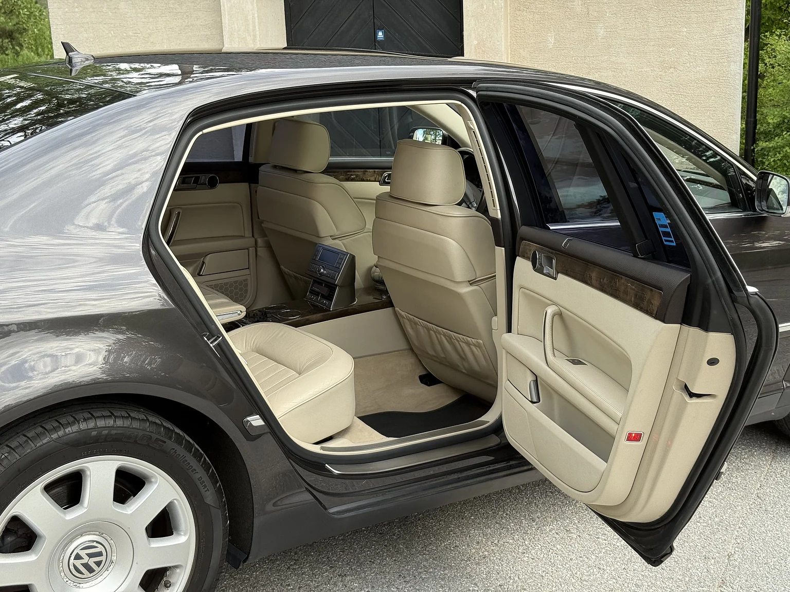Interiörbild 2009 Volkswagen Phaeton W12 LWB Executive (1)