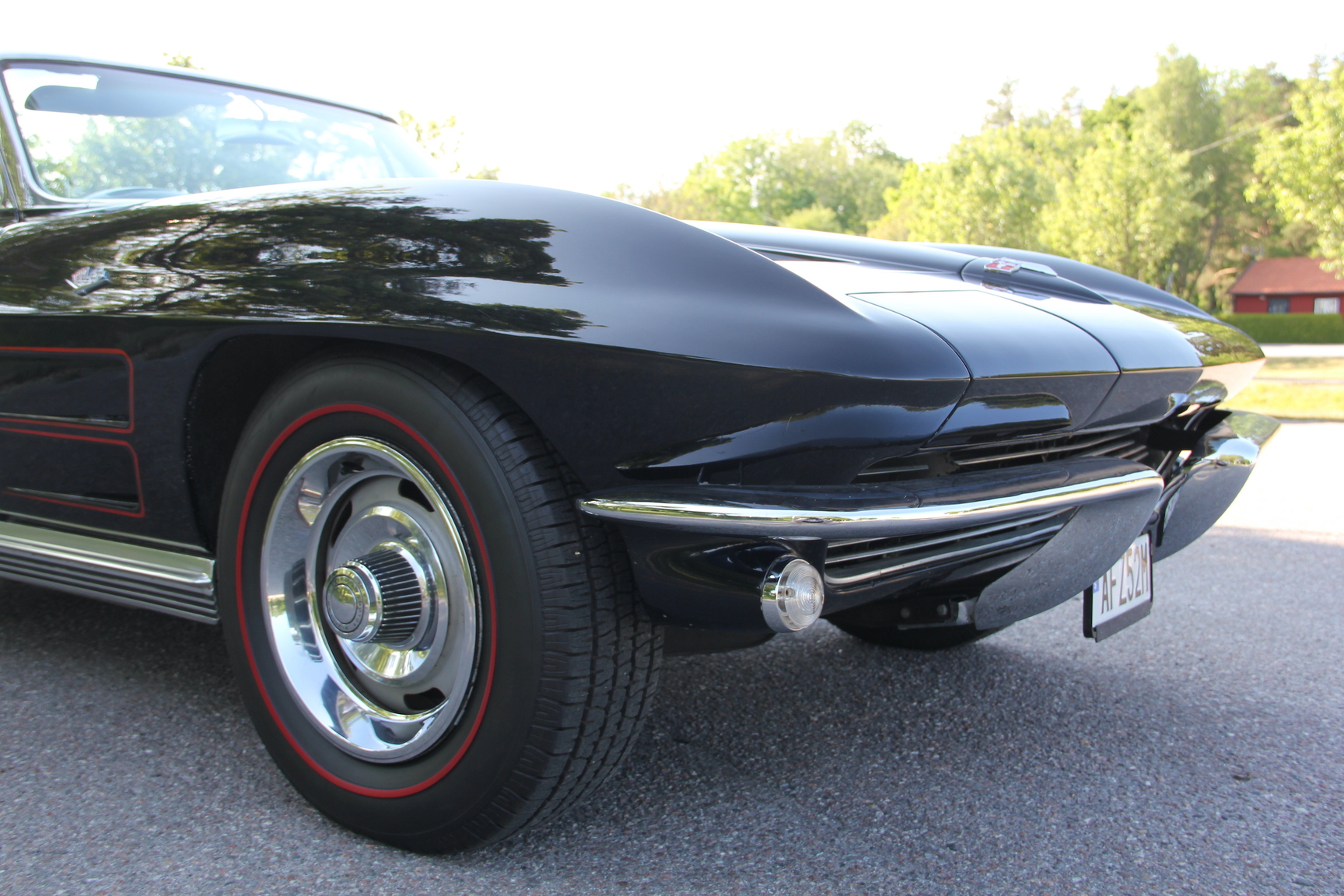 Exterior image of 1964 Corvette C2 Stingray Cabriolet (64)