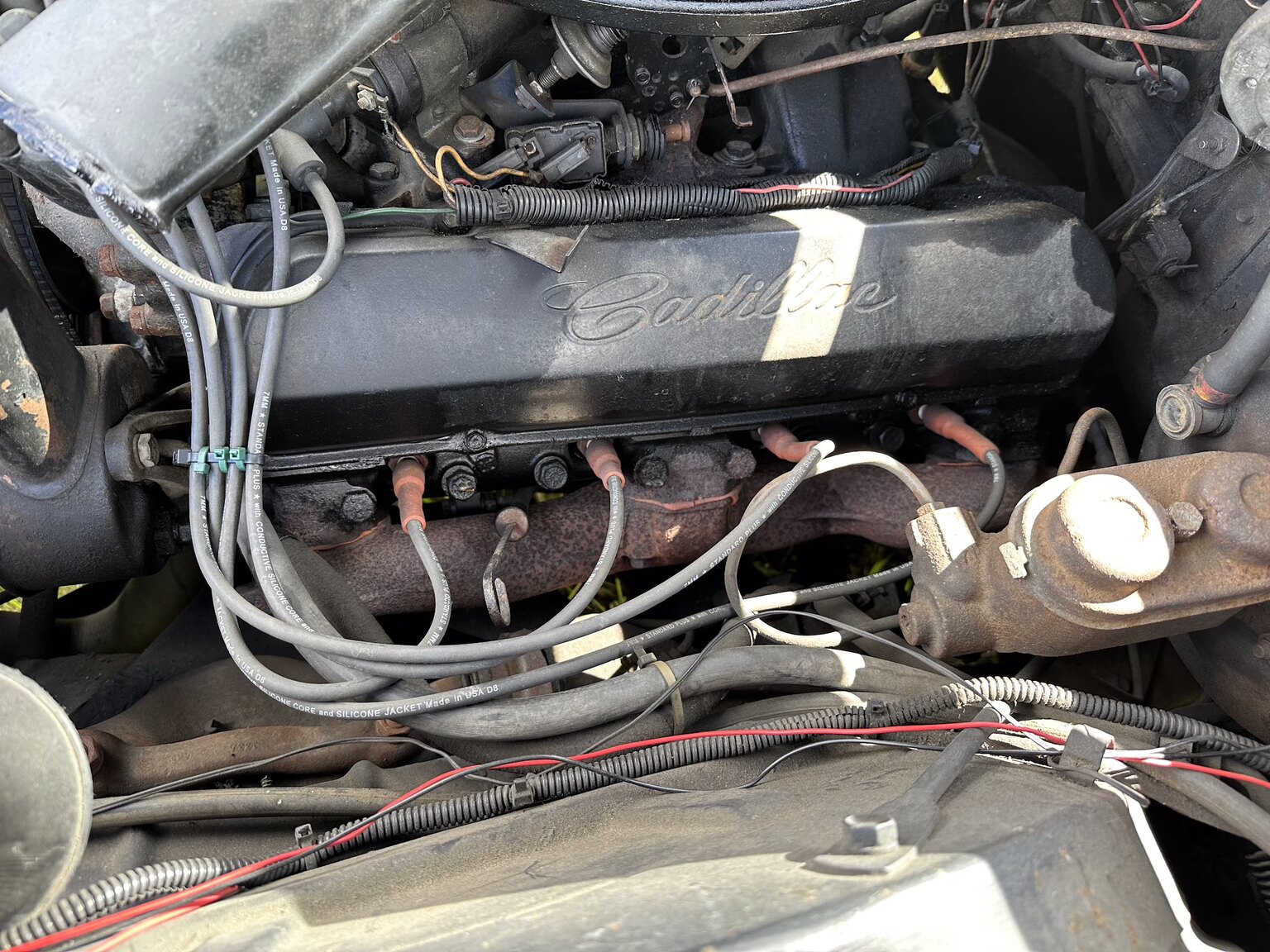 Image of 1964 Cadillac Fleetwood Seventy-Five Limousine mechanics (7)