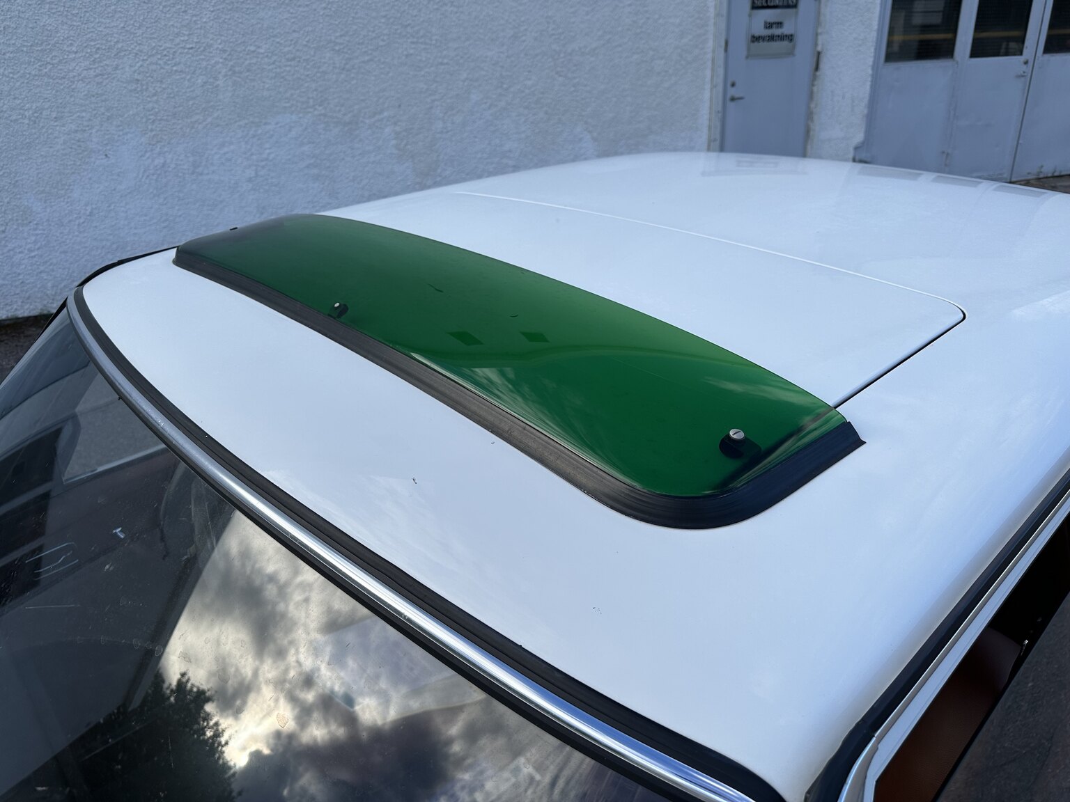 Exteriörbild på 1975 Mercedes Benz 200