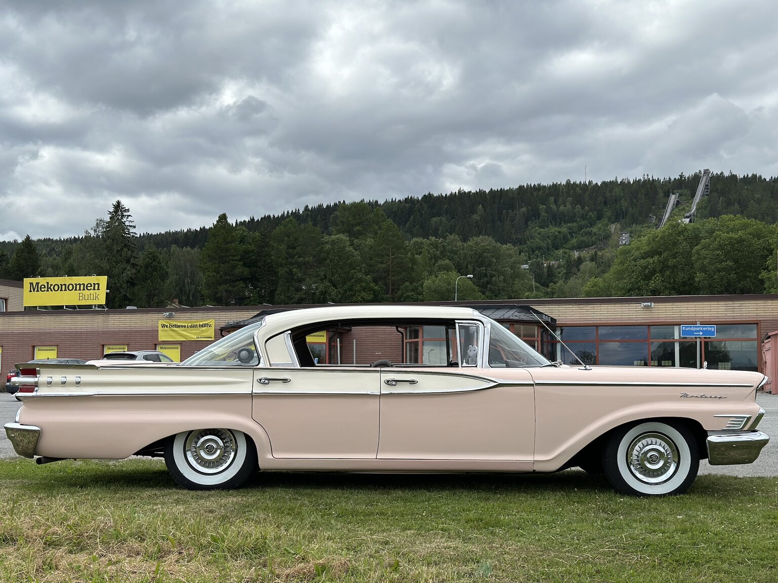 Exterior image of 1959 Mercury Monterey 4-door Hardtop Cruiser