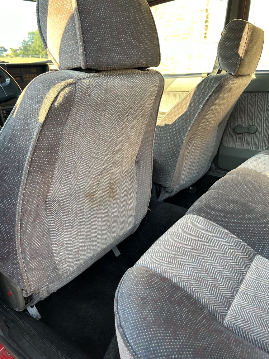 Interior image of 1988 Alfa Romeo 75 (32)