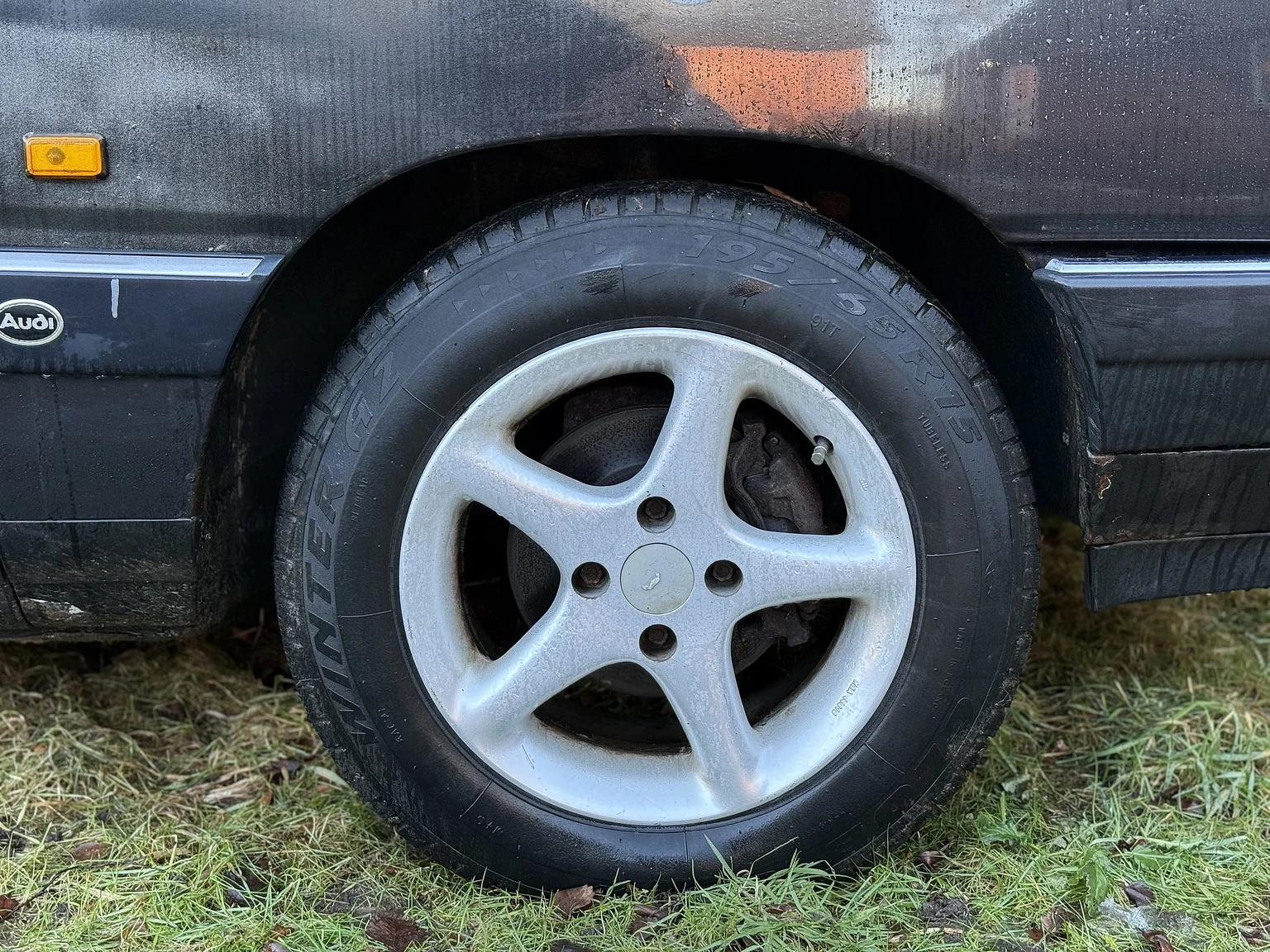 Exteriörbild på 1990 Audi 100 Avant (12)