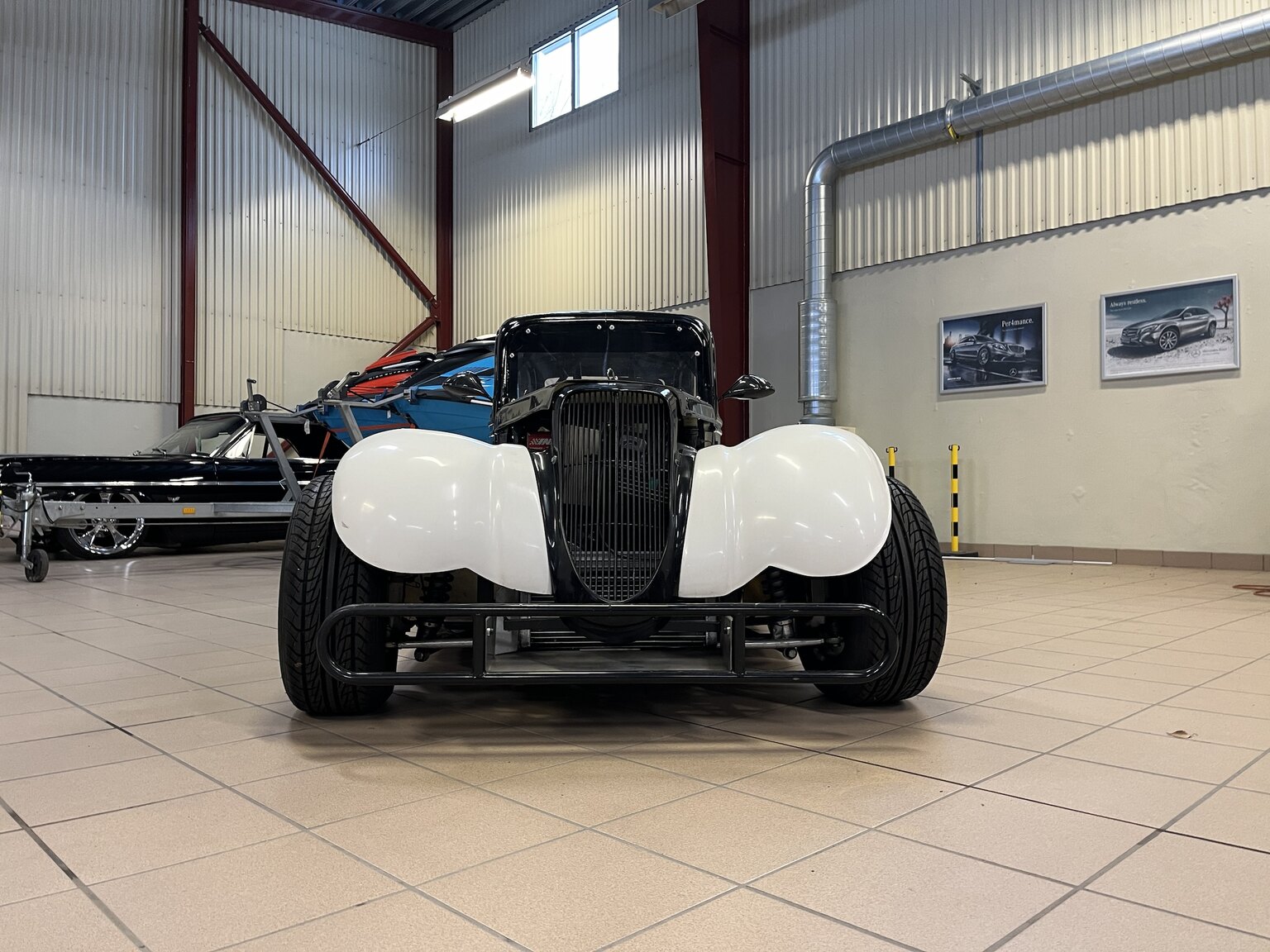 Exteriörbild på Legend Cars 