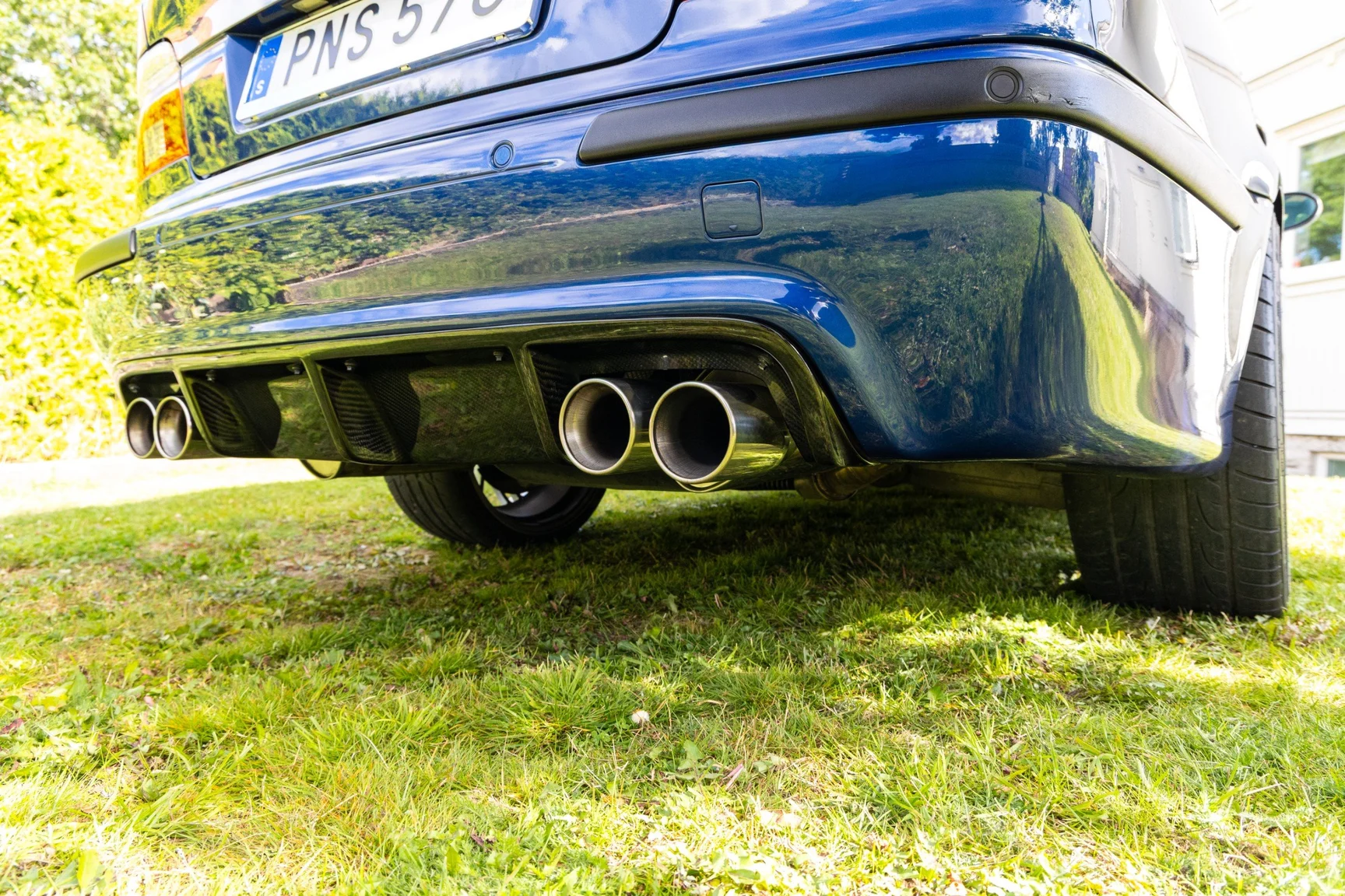 Exterior image of 2002 BMW M5 E39 (65)
