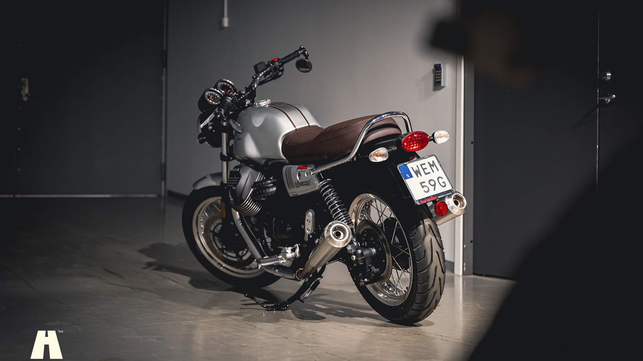Exterior image of 2020 Moto Guzzi V7 III Special